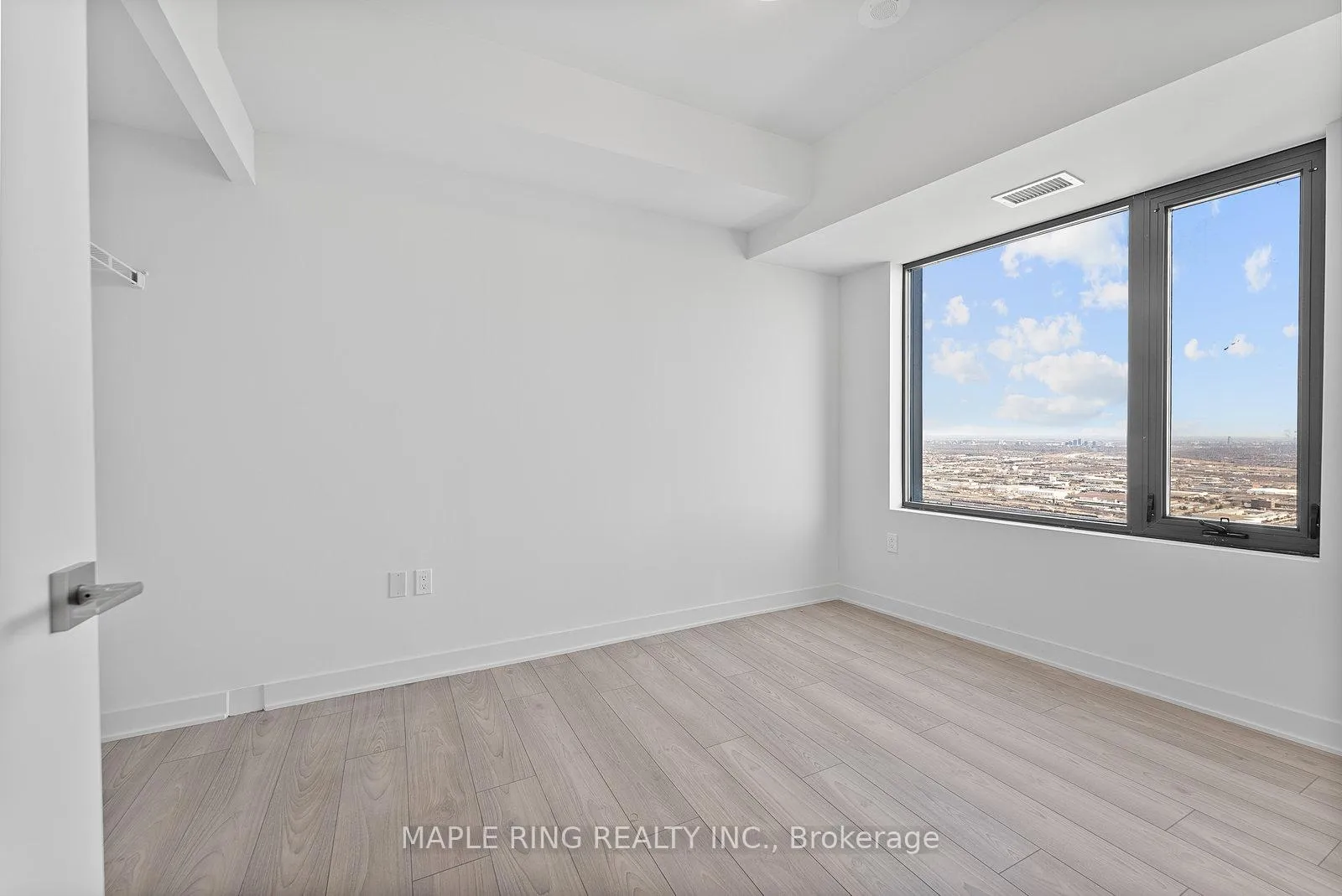 Photo 11 of Unit 5604, 2920 Highway 7 Road, Vaughan, Concord — HOMEH