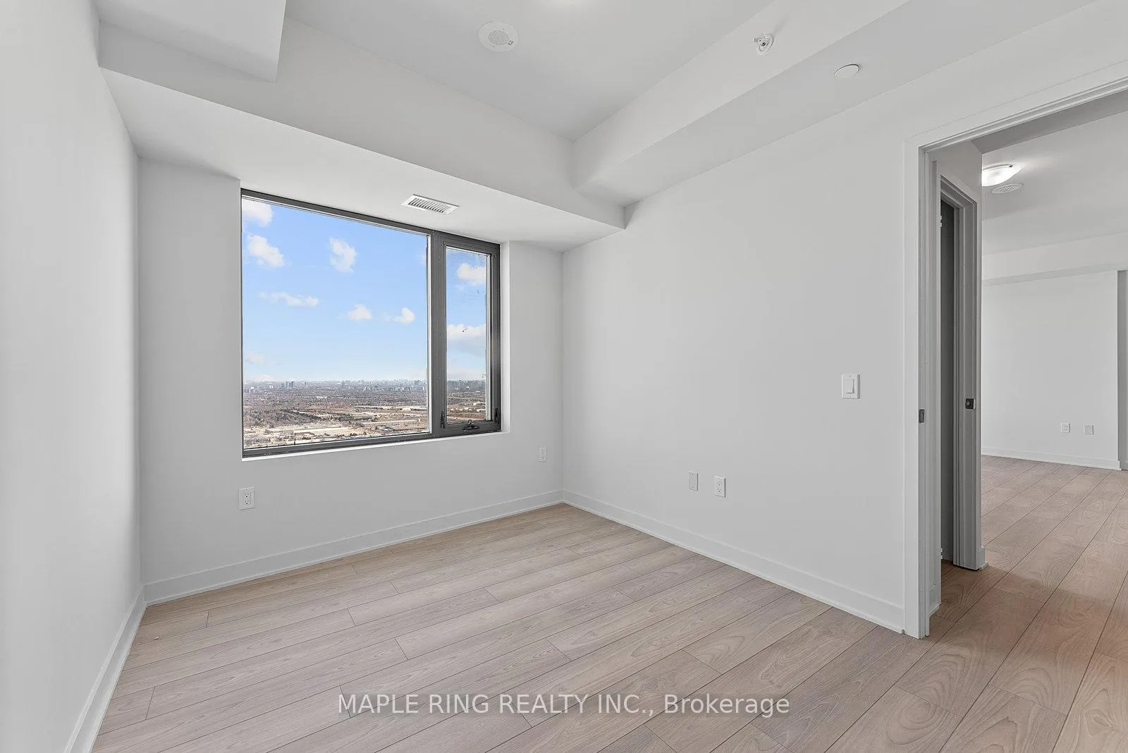 Photo 12 of Unit 5604, 2920 Highway 7 Road, Vaughan, Concord — HOMEH