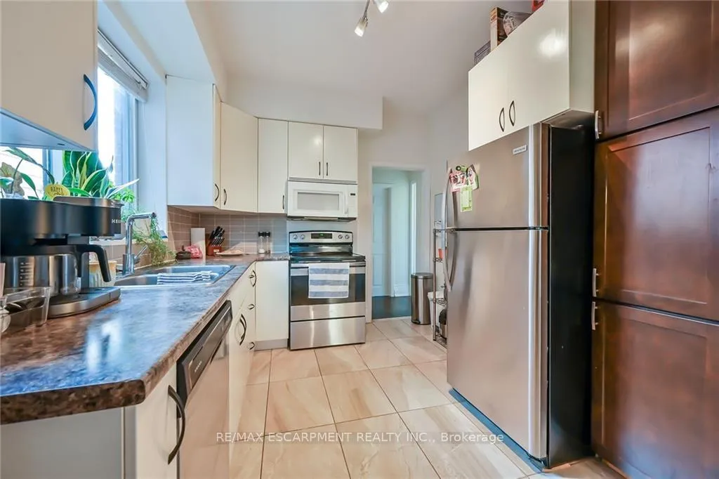 Photo 2 of 159 Wentworth Street N, Hamilton, Landsdale — HOMEH