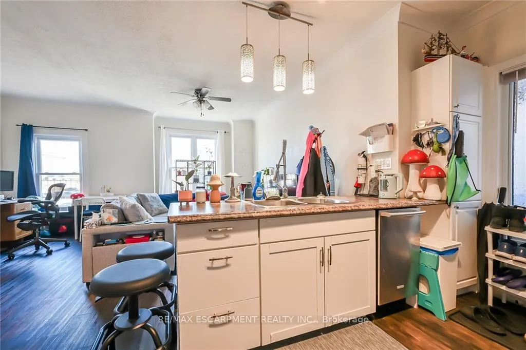Photo 14 of 159 Wentworth Street N, Hamilton, Landsdale — HOMEH