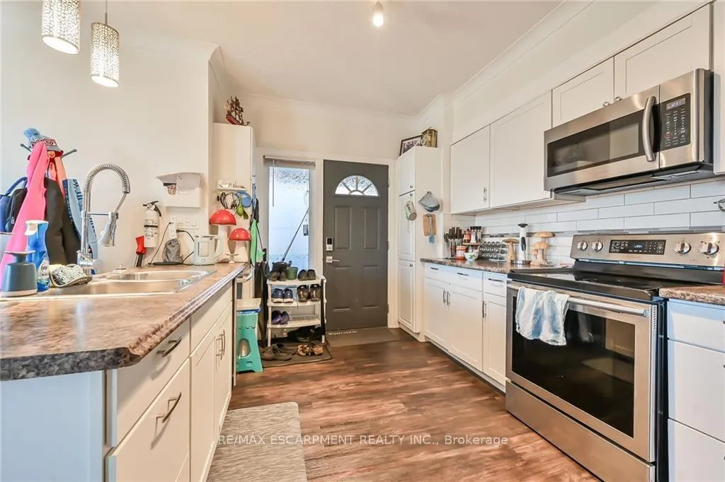 Photo 15 of 159 Wentworth Street N, Hamilton, Landsdale — HOMEH