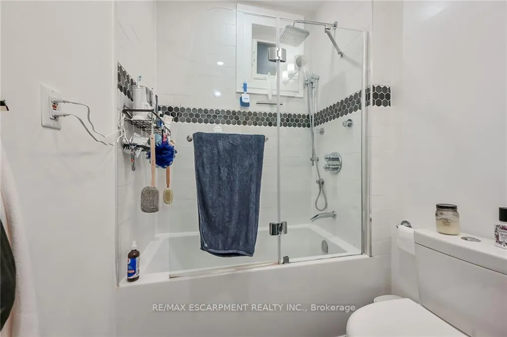 Photo 22 of 159 Wentworth Street N, Hamilton, Landsdale — HOMEH