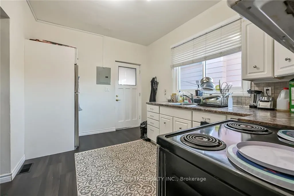 Photo 27 of 159 Wentworth Street N, Hamilton, Landsdale — HOMEH