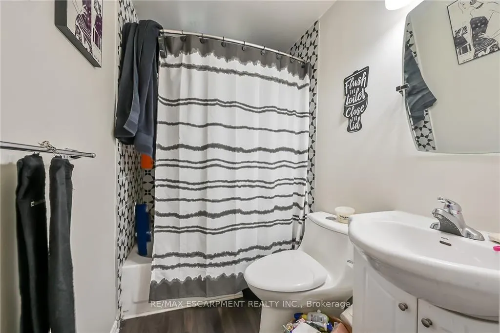 Photo 31 of 159 Wentworth Street N, Hamilton, Landsdale — HOMEH