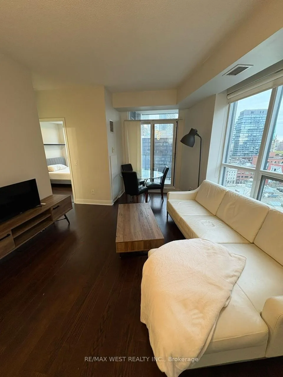 Photo 7 of Unit 1509, 1 Scott Street, Toronto, Waterfront Communities — HOMEH