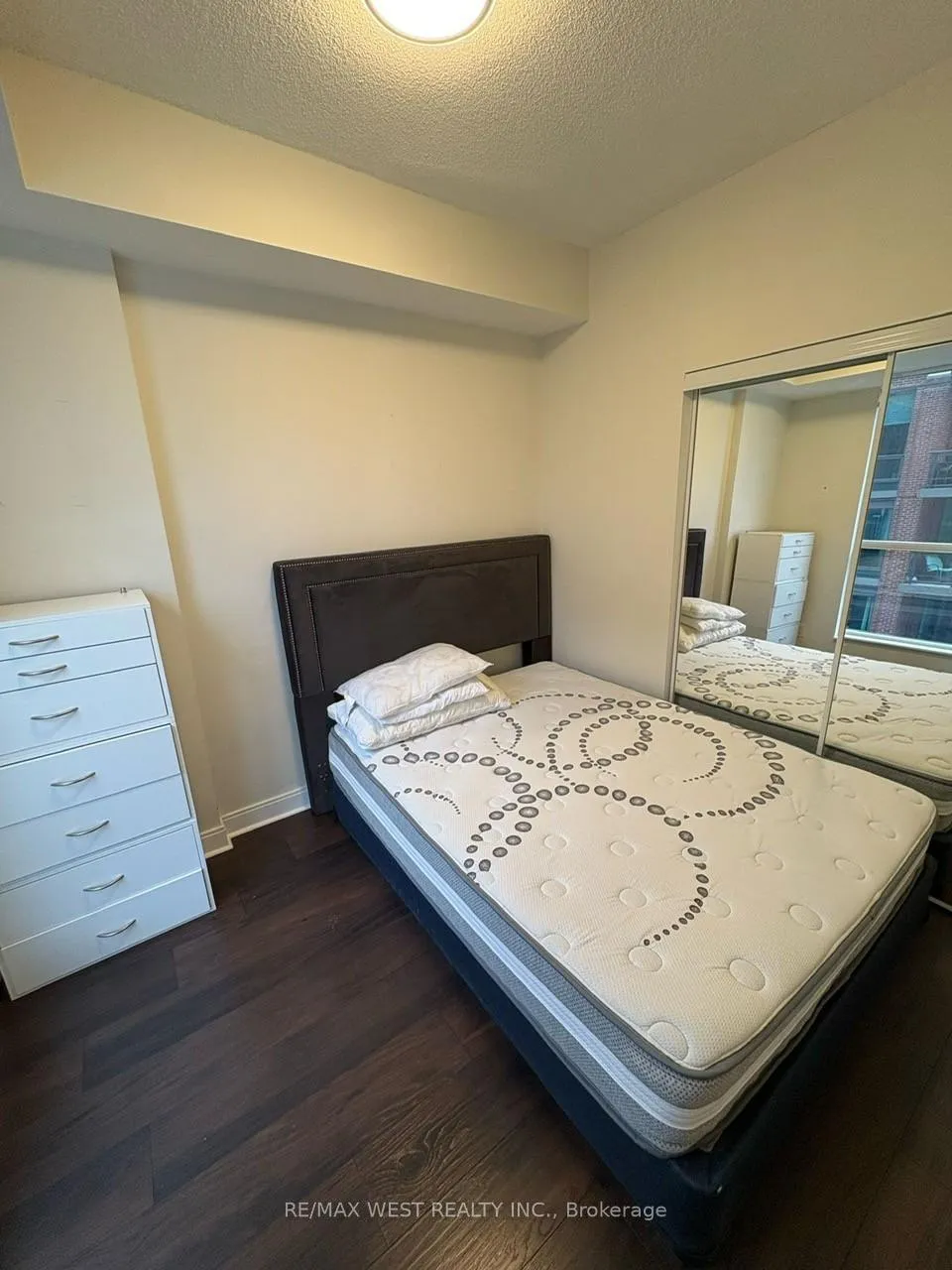 Photo 9 of Unit 1509, 1 Scott Street, Toronto, Waterfront Communities — HOMEH