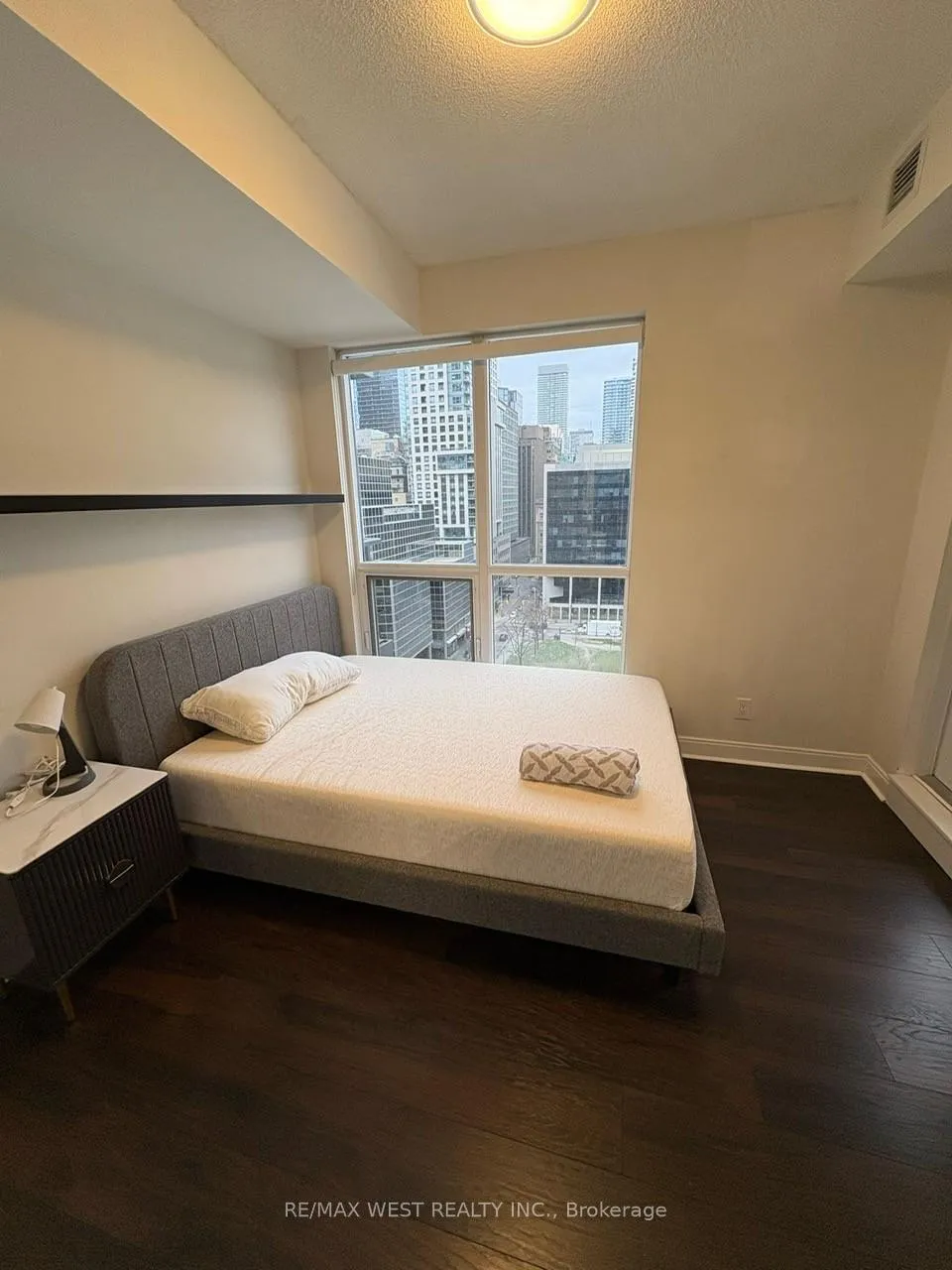 Photo 10 of Unit 1509, 1 Scott Street, Toronto, Waterfront Communities — HOMEH