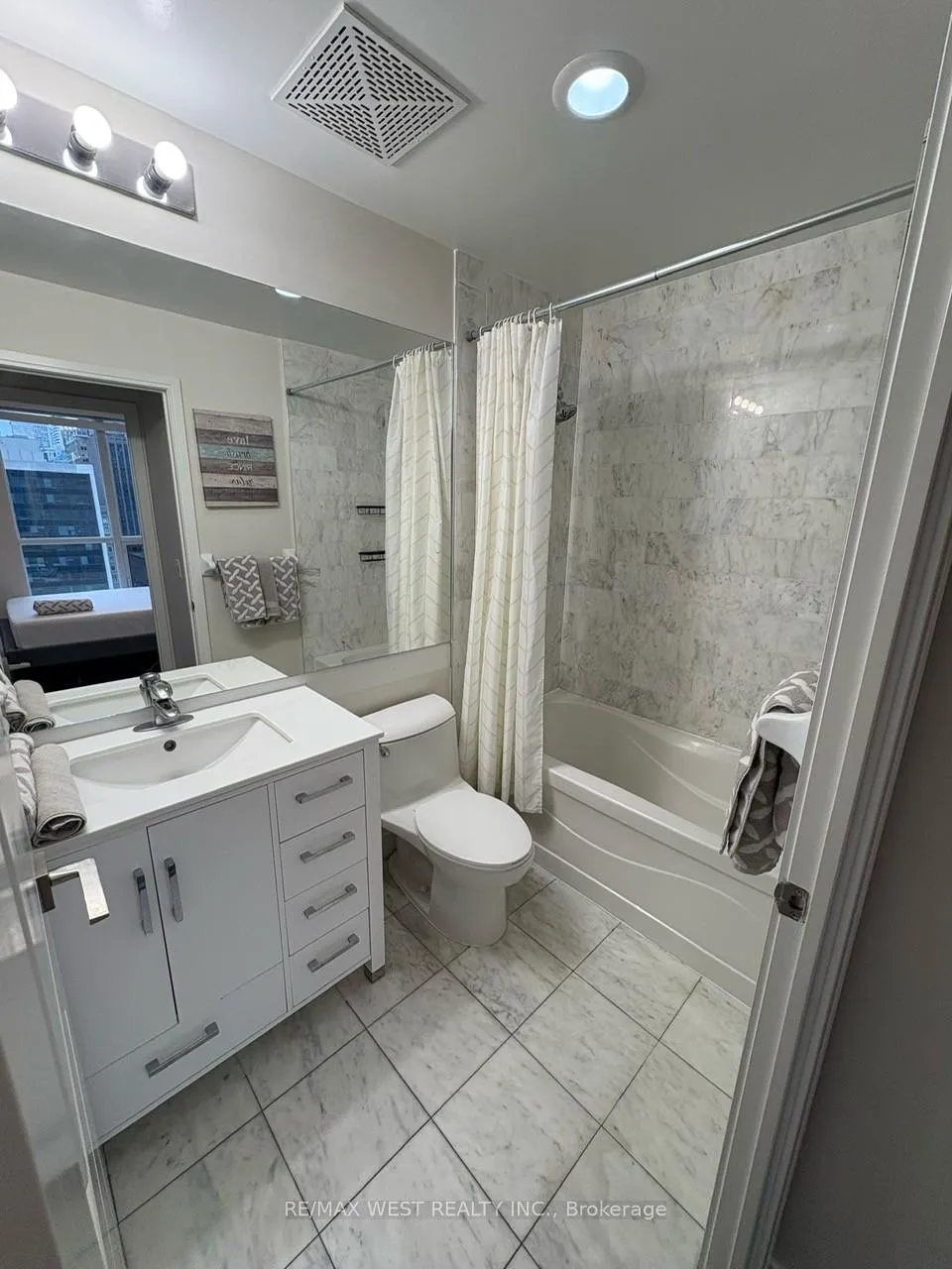 Photo 12 of Unit 1509, 1 Scott Street, Toronto, Waterfront Communities — HOMEH