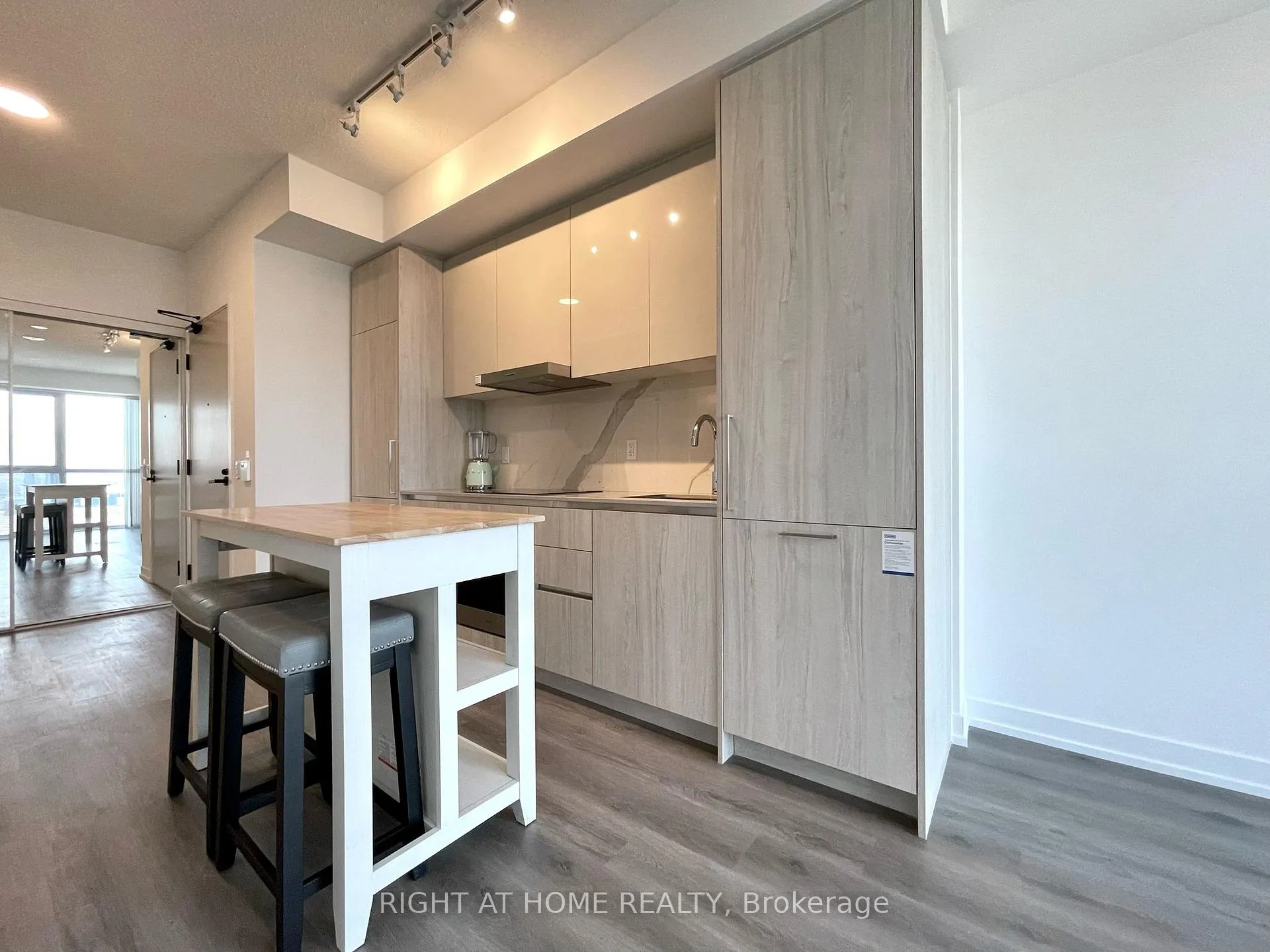 Photo 1 of Unit 1207, 225 Commerce Street, Vaughan, Vaughan Corporate Centre — HOMEH