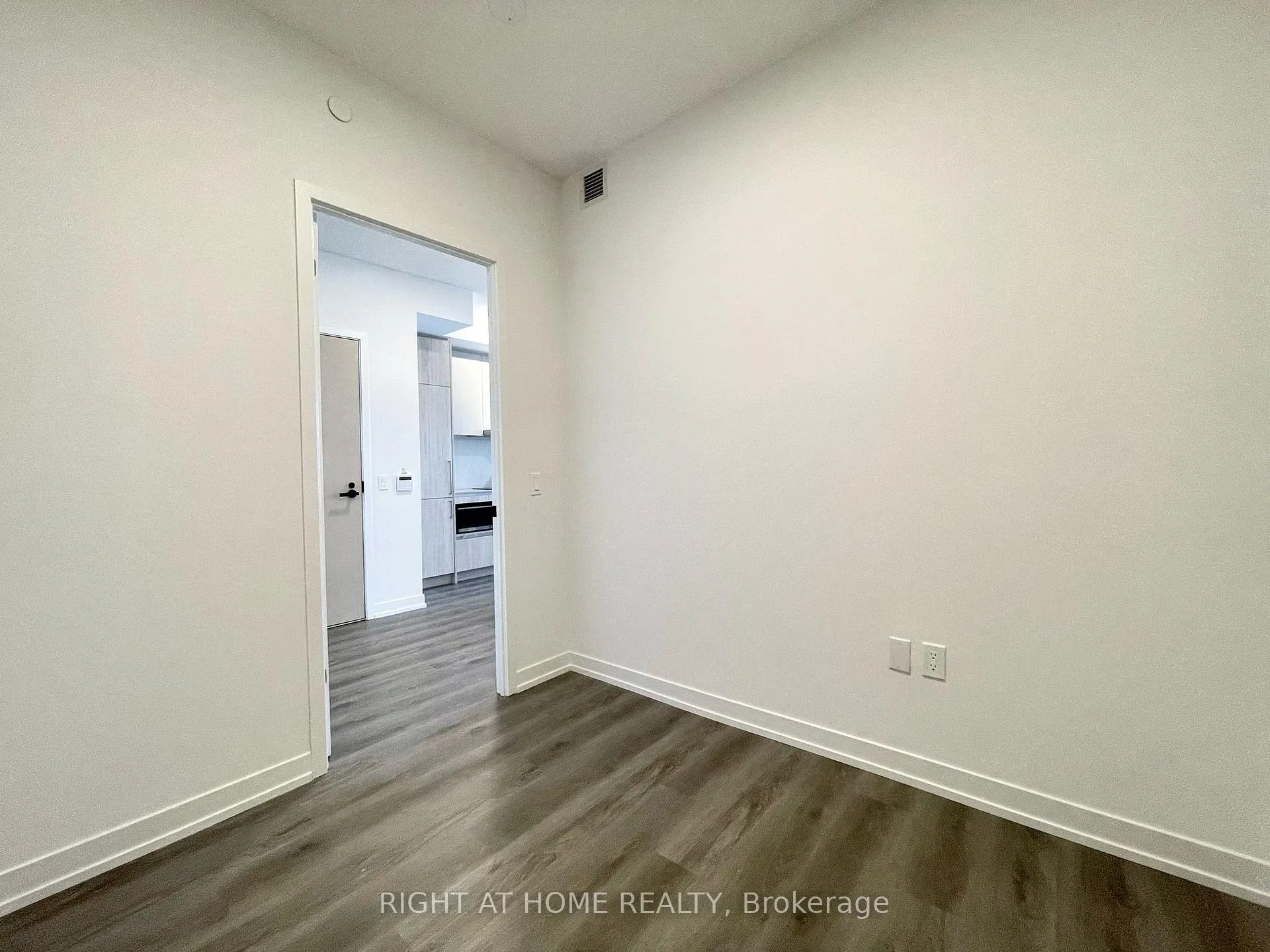 Photo 7 of Unit 1207, 225 Commerce Street, Vaughan, Vaughan Corporate Centre — HOMEH