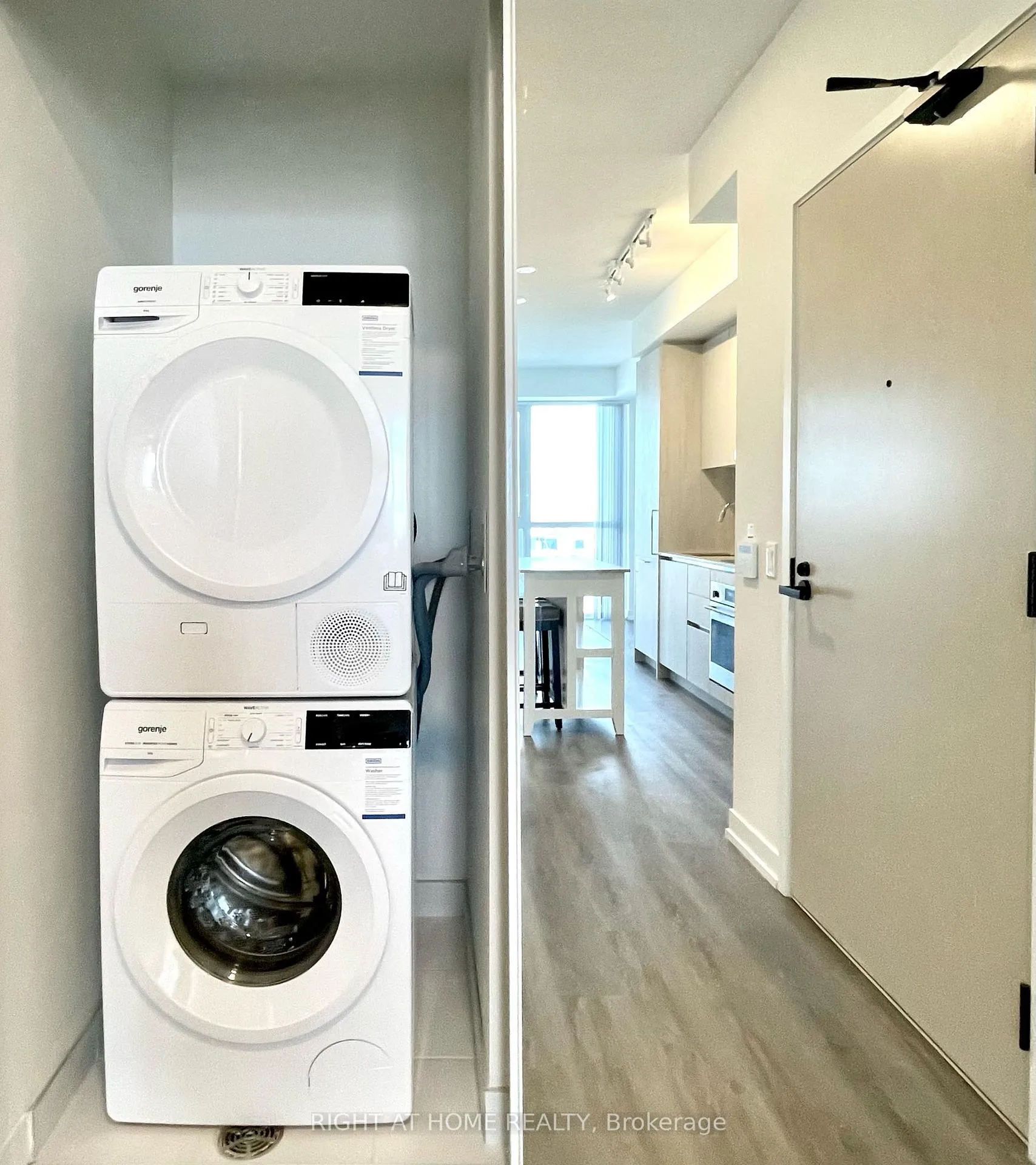 Photo 8 of Unit 1207, 225 Commerce Street, Vaughan, Vaughan Corporate Centre — HOMEH