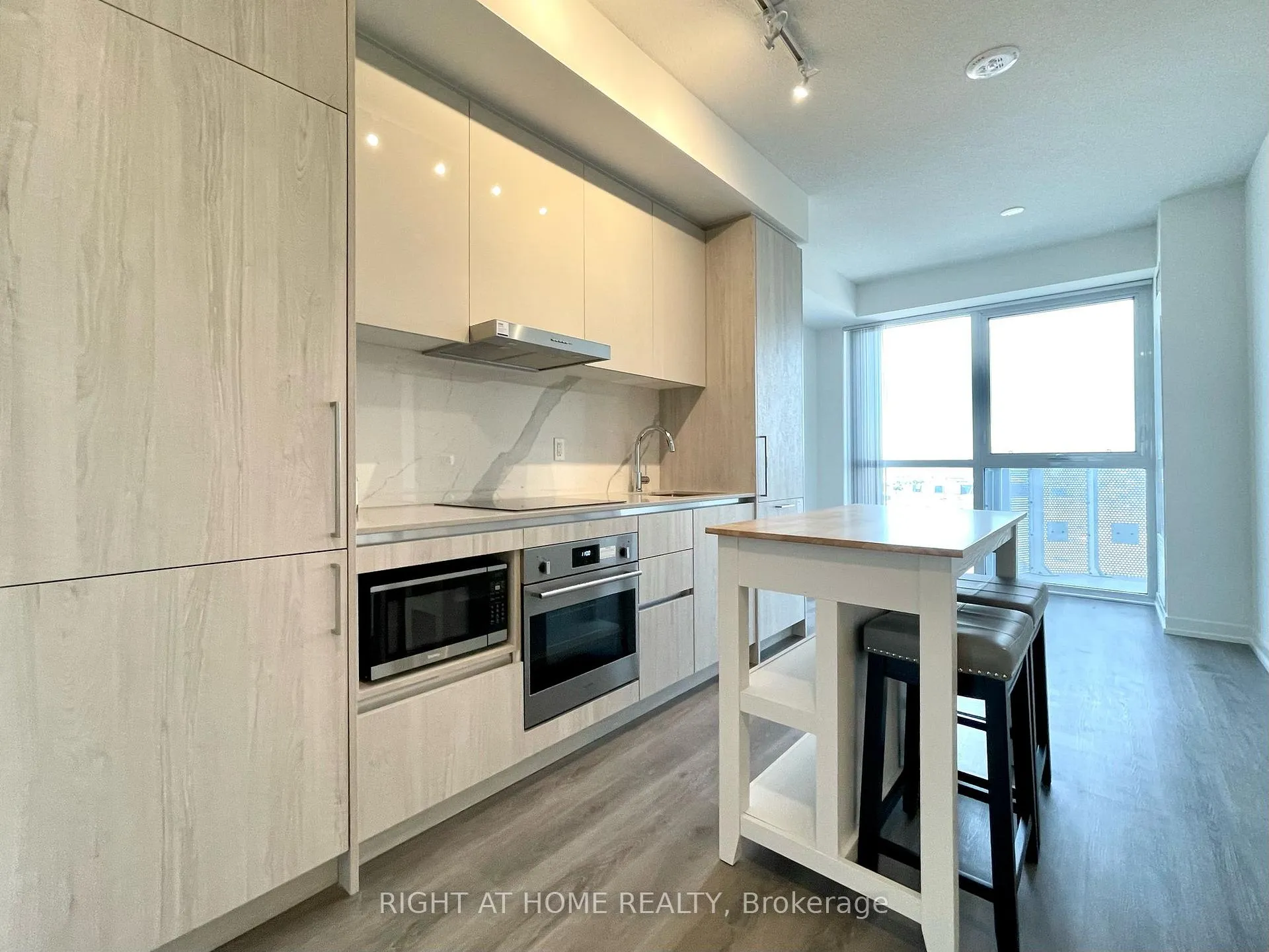 Photo 12 of Unit 1207, 225 Commerce Street, Vaughan, Vaughan Corporate Centre — HOMEH
