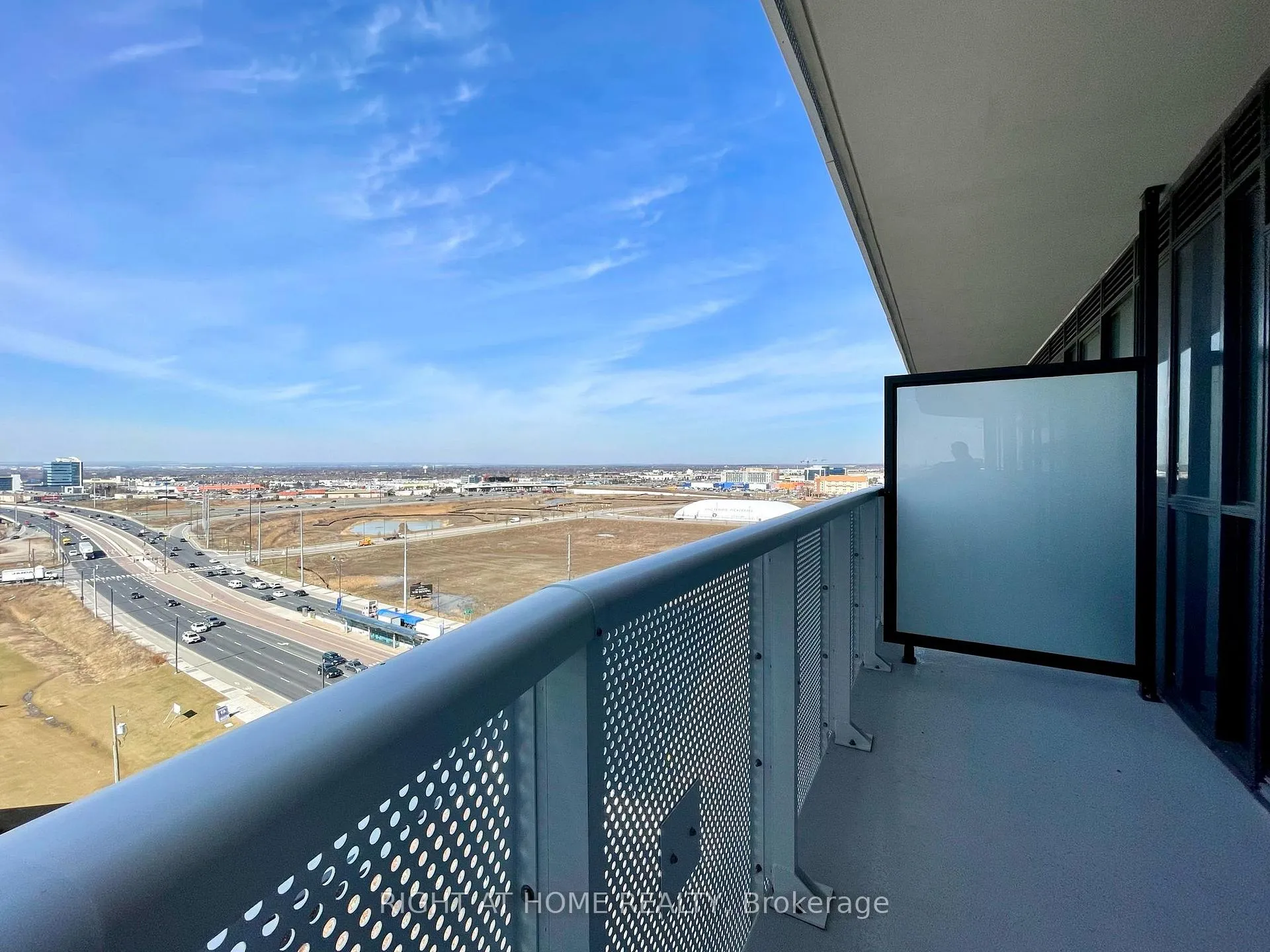 Photo 14 of Unit 1207, 225 Commerce Street, Vaughan, Vaughan Corporate Centre — HOMEH