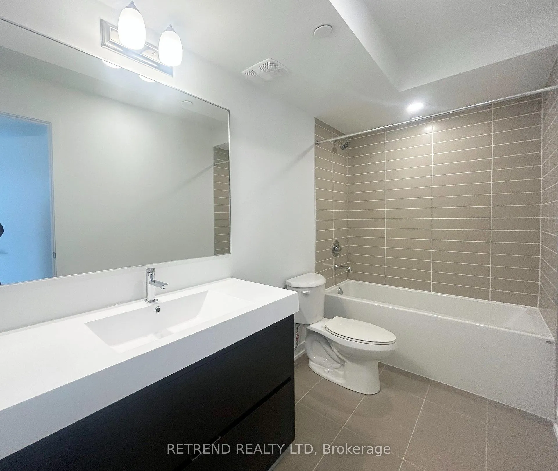 Photo 17 of 36 Turtle Island Road, Toronto, Englemount-Lawrence — HOMEH