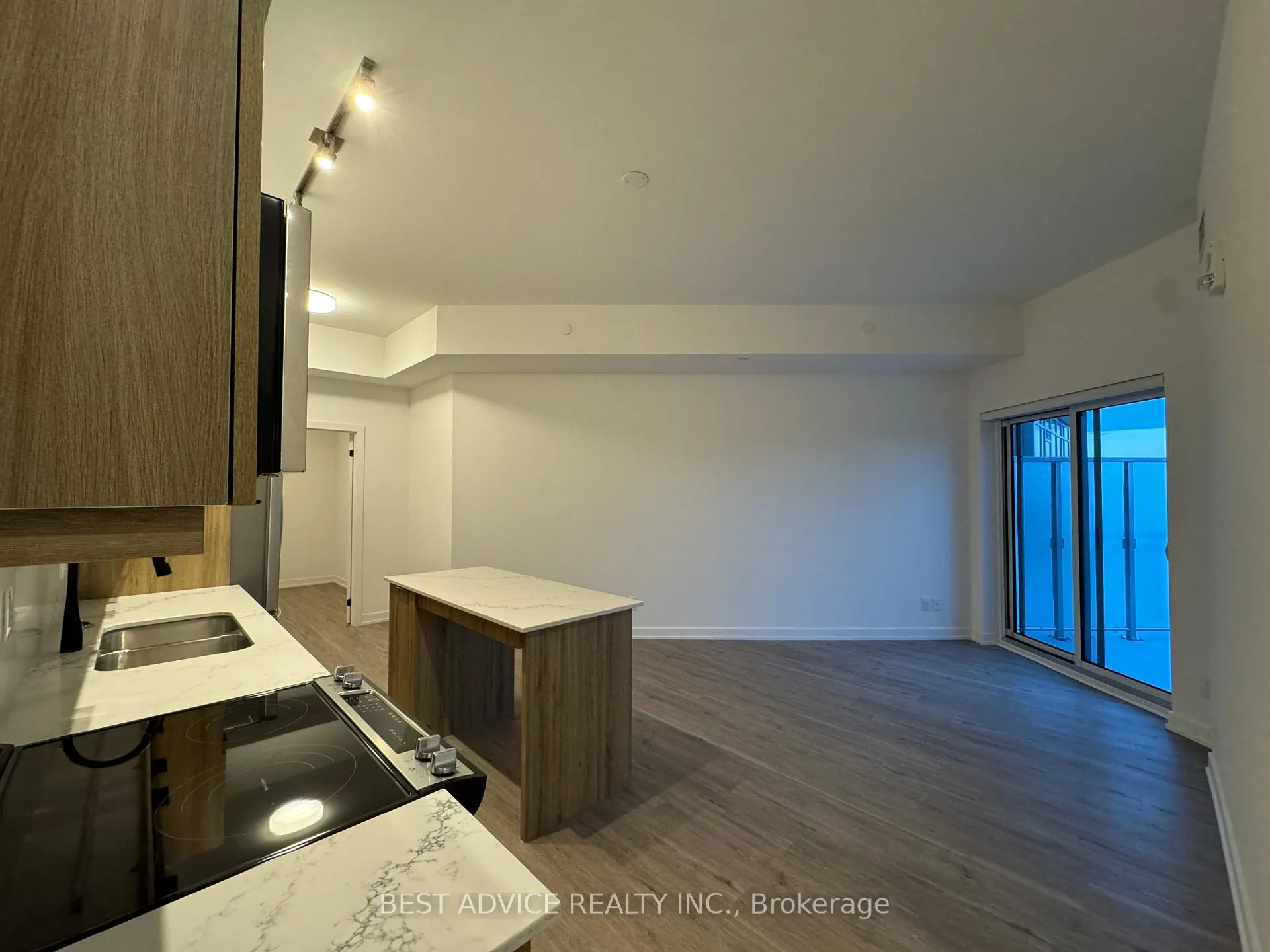 Photo 3 of Unit 1207, 56 Lakeside Terrace, Barrie, Little Lake — HOMEH