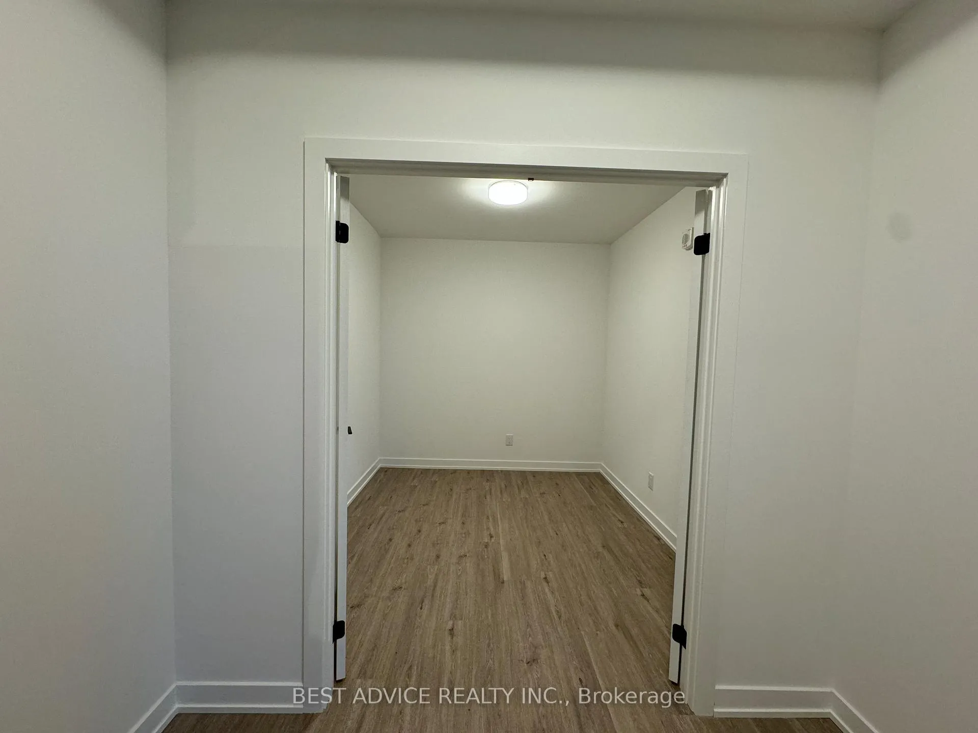 Photo 11 of Unit 1207, 56 Lakeside Terrace, Barrie, Little Lake — HOMEH