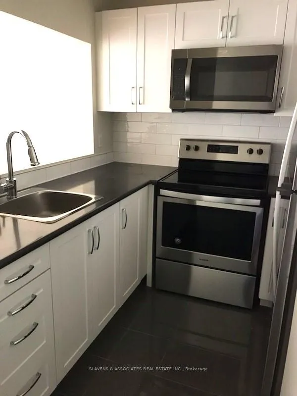Photo 1 of Unit 203, 170 Grove Street E, Barrie, Wellington — HOMEH