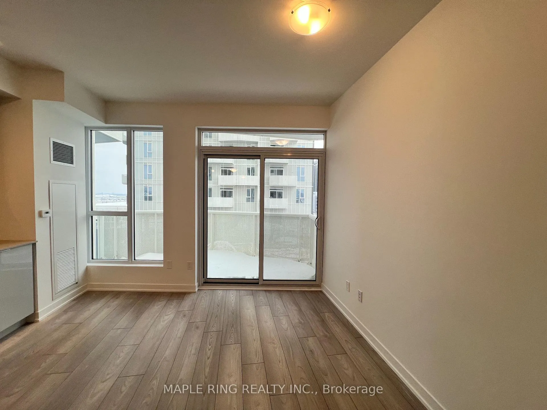 Photo 2 of Unit 722, 498 Caldari Road, Vaughan, Concord — HOMEH
