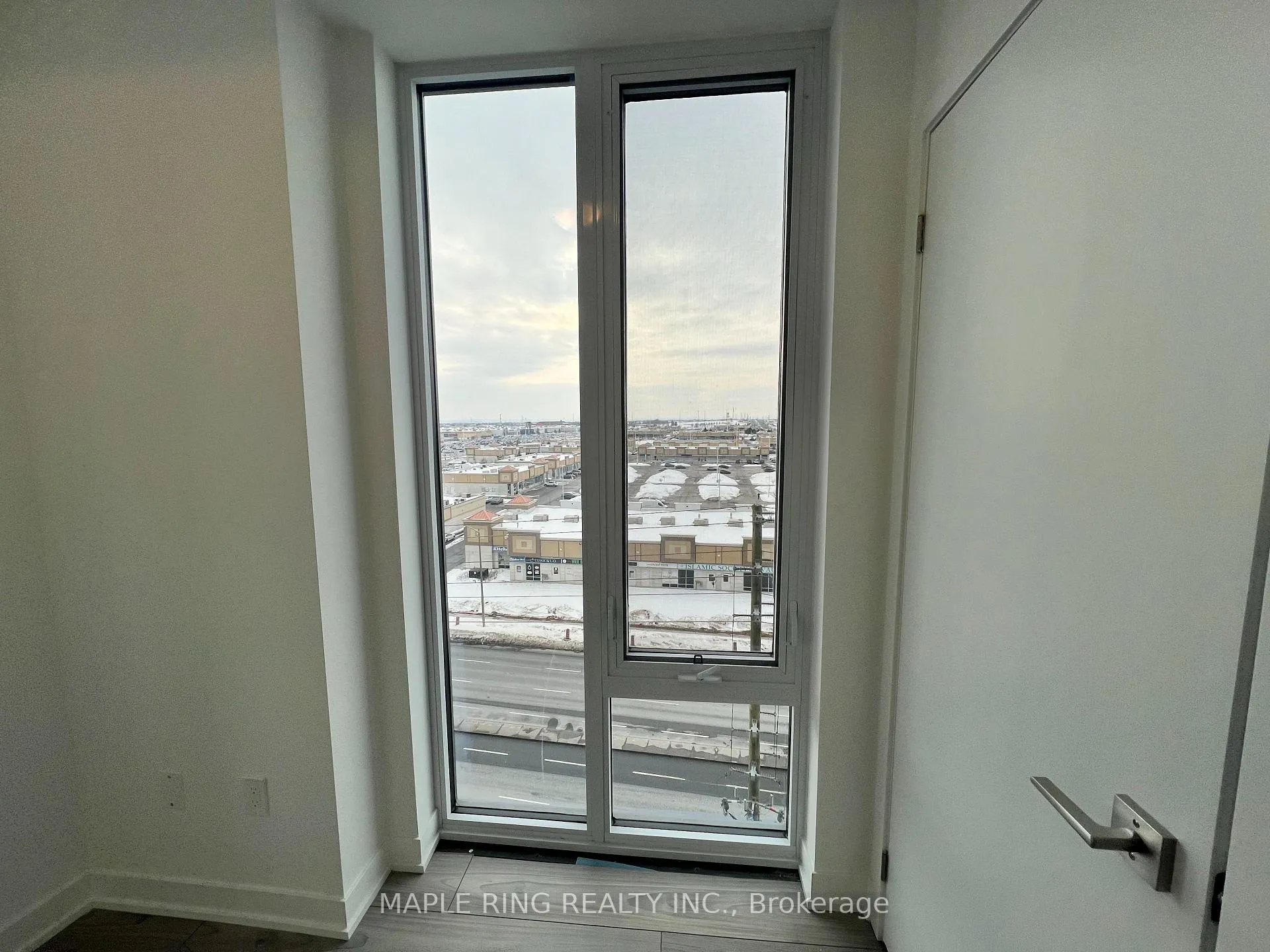 Photo 6 of Unit 722, 498 Caldari Road, Vaughan, Concord — HOMEH