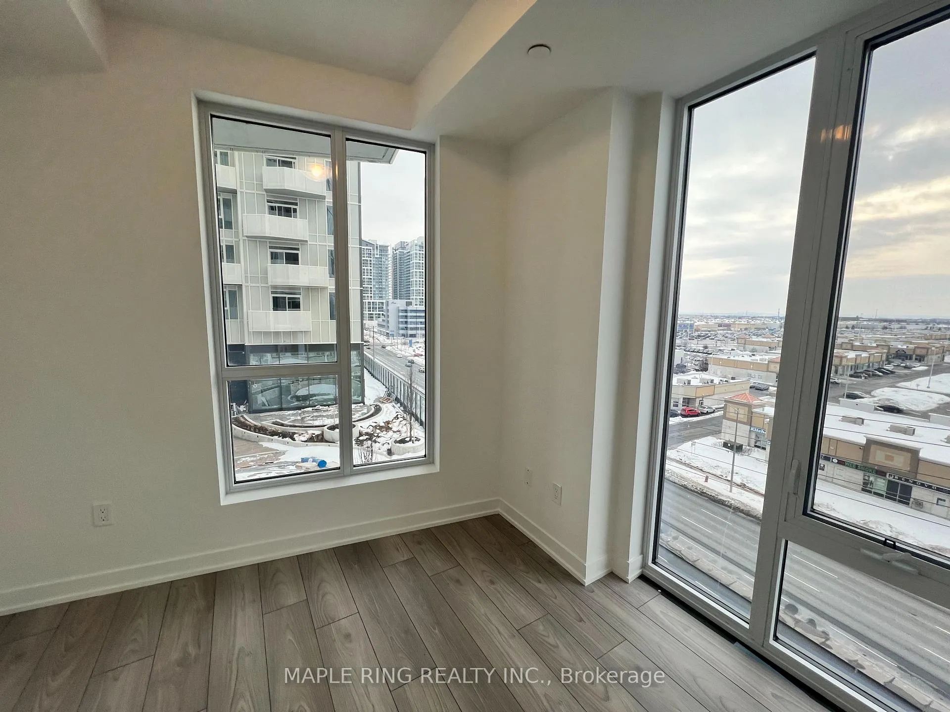 Photo 8 of Unit 722, 498 Caldari Road, Vaughan, Concord — HOMEH