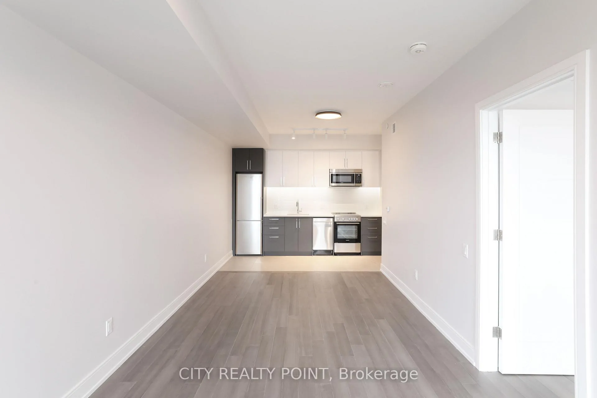 Photo 4 of Unit 608, 2525 Bathurst Street, Toronto, Forest Hill North — HOMEH