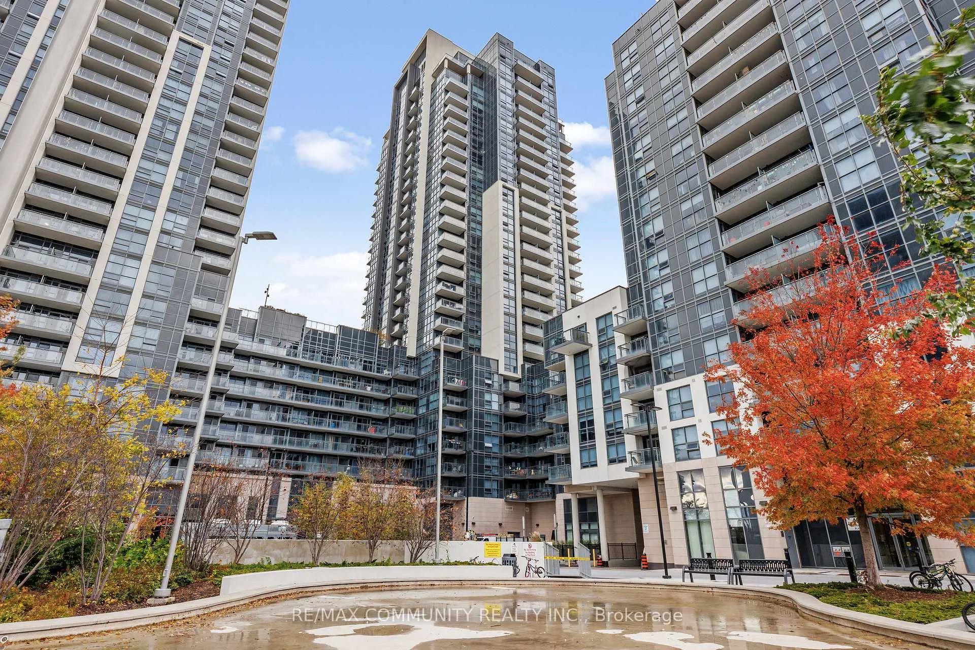 Front of Unit 816, 30 Meadowglen Place