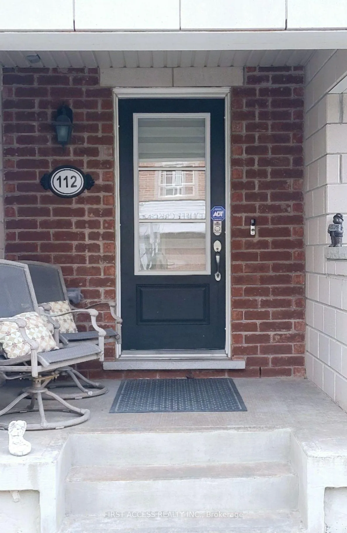 Photo 2 of 112 Baycliffe Crescent, Brampton, Northwest Brampton — HOMEH