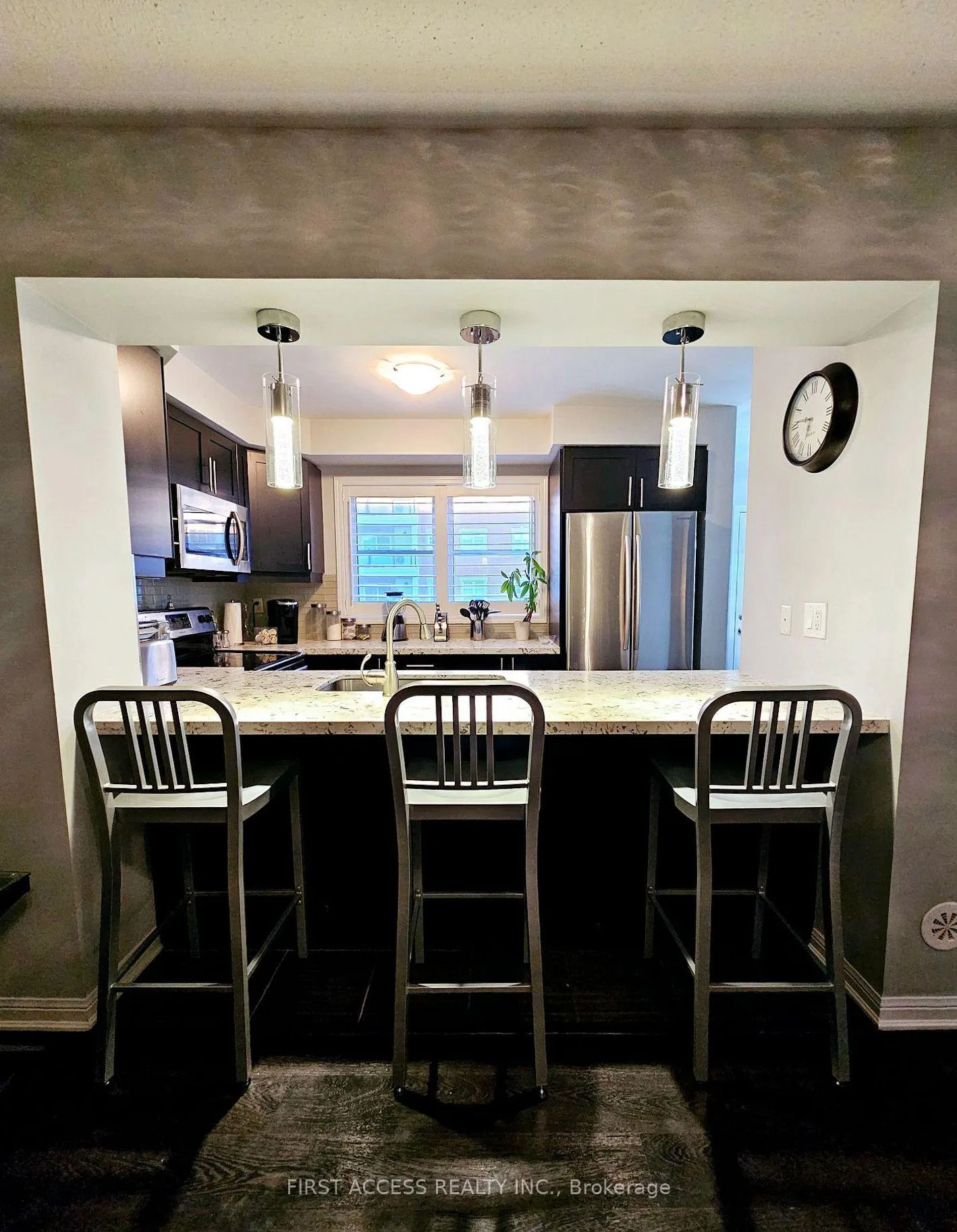 Photo 7 of 112 Baycliffe Crescent, Brampton, Northwest Brampton — HOMEH