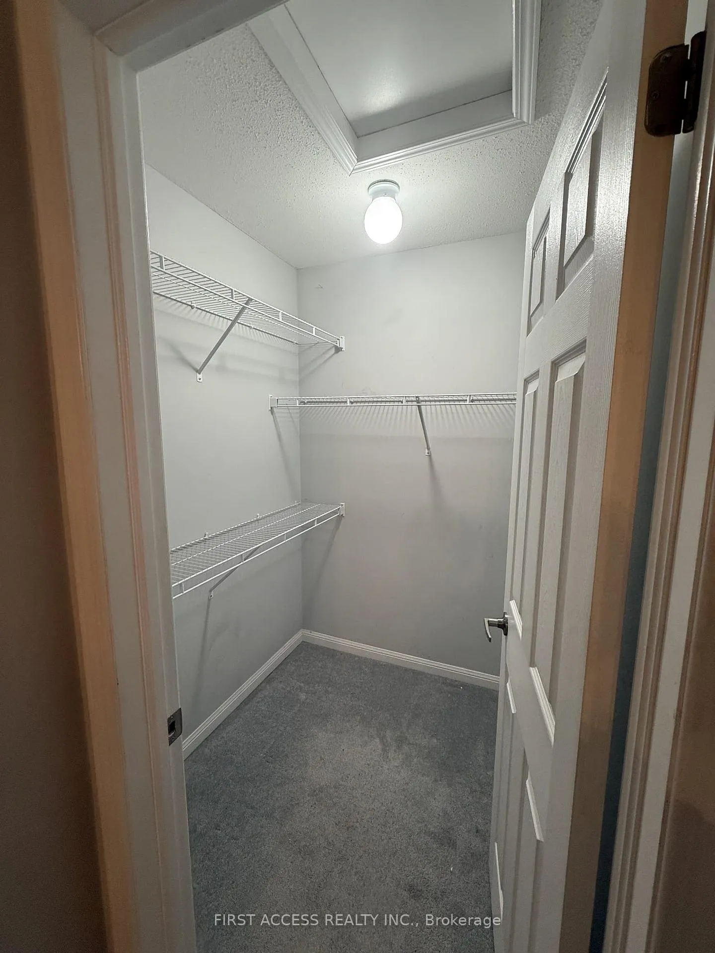 Photo 14 of 112 Baycliffe Crescent, Brampton, Northwest Brampton — HOMEH