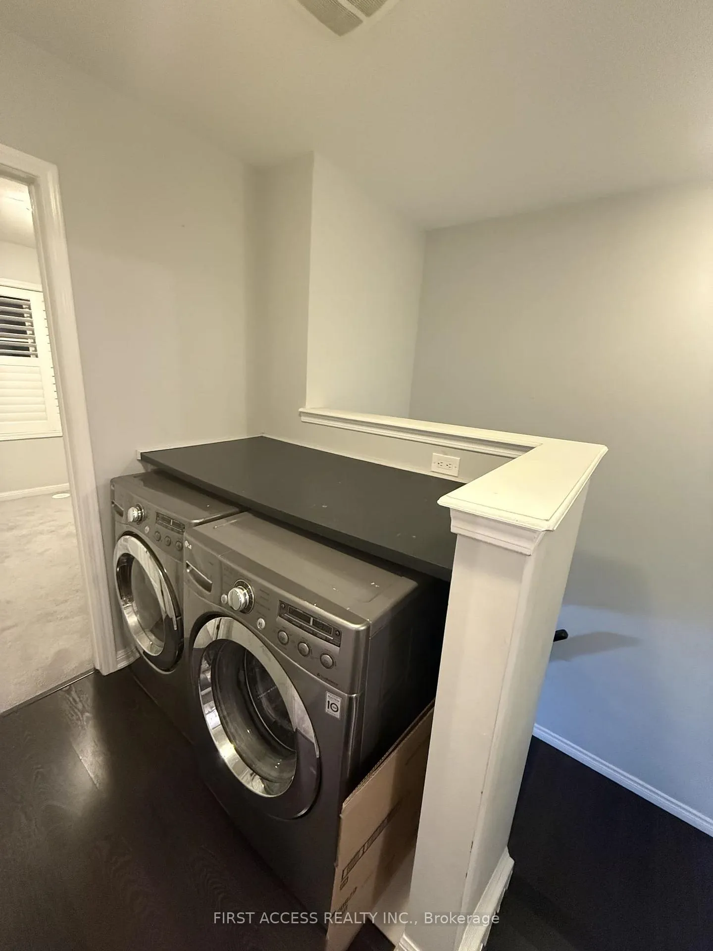 Photo 18 of 112 Baycliffe Crescent, Brampton, Northwest Brampton — HOMEH