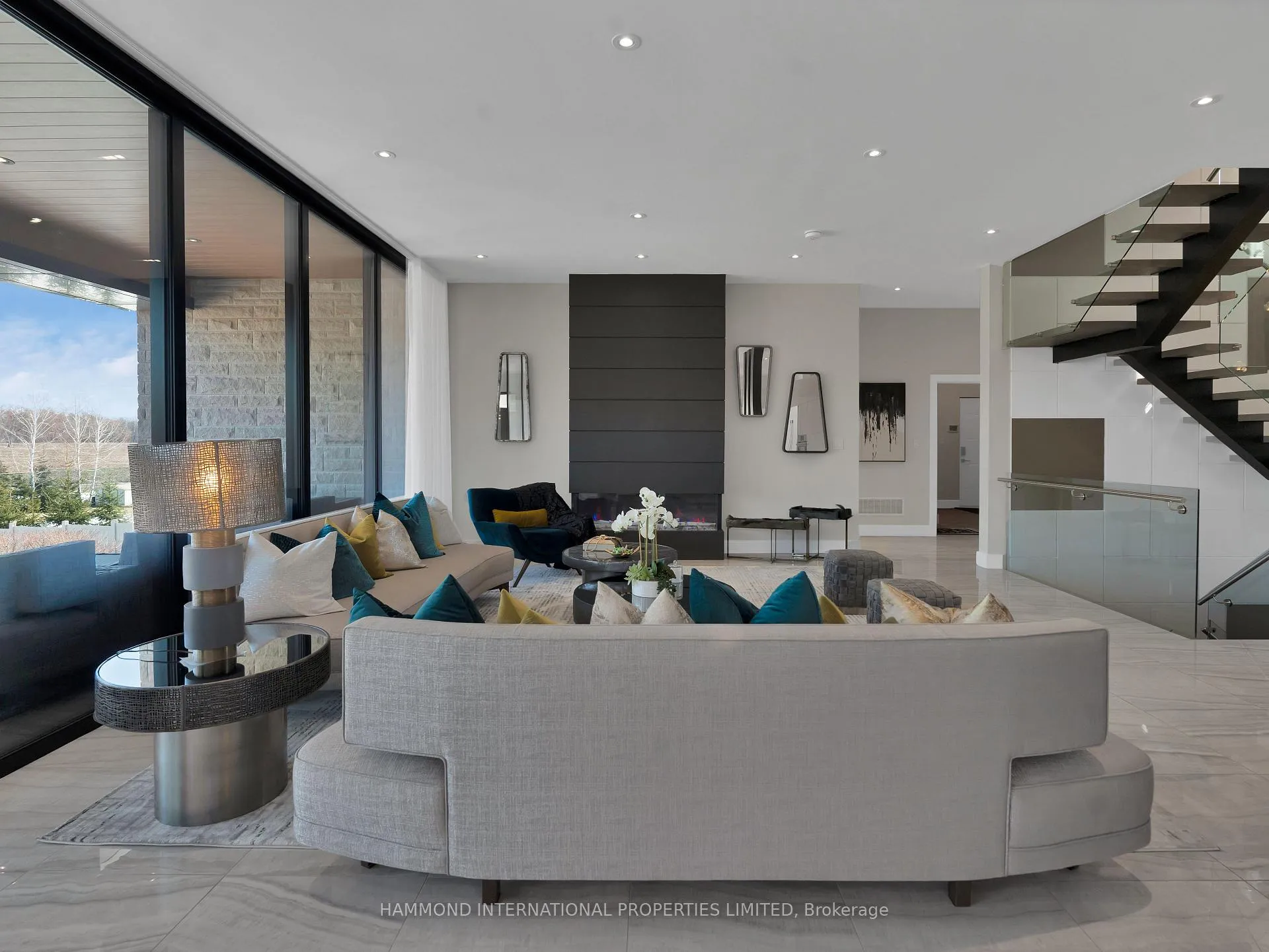 Photo 9 of 8374 Dickenson Road, Hamilton, Ancaster — HOMEH