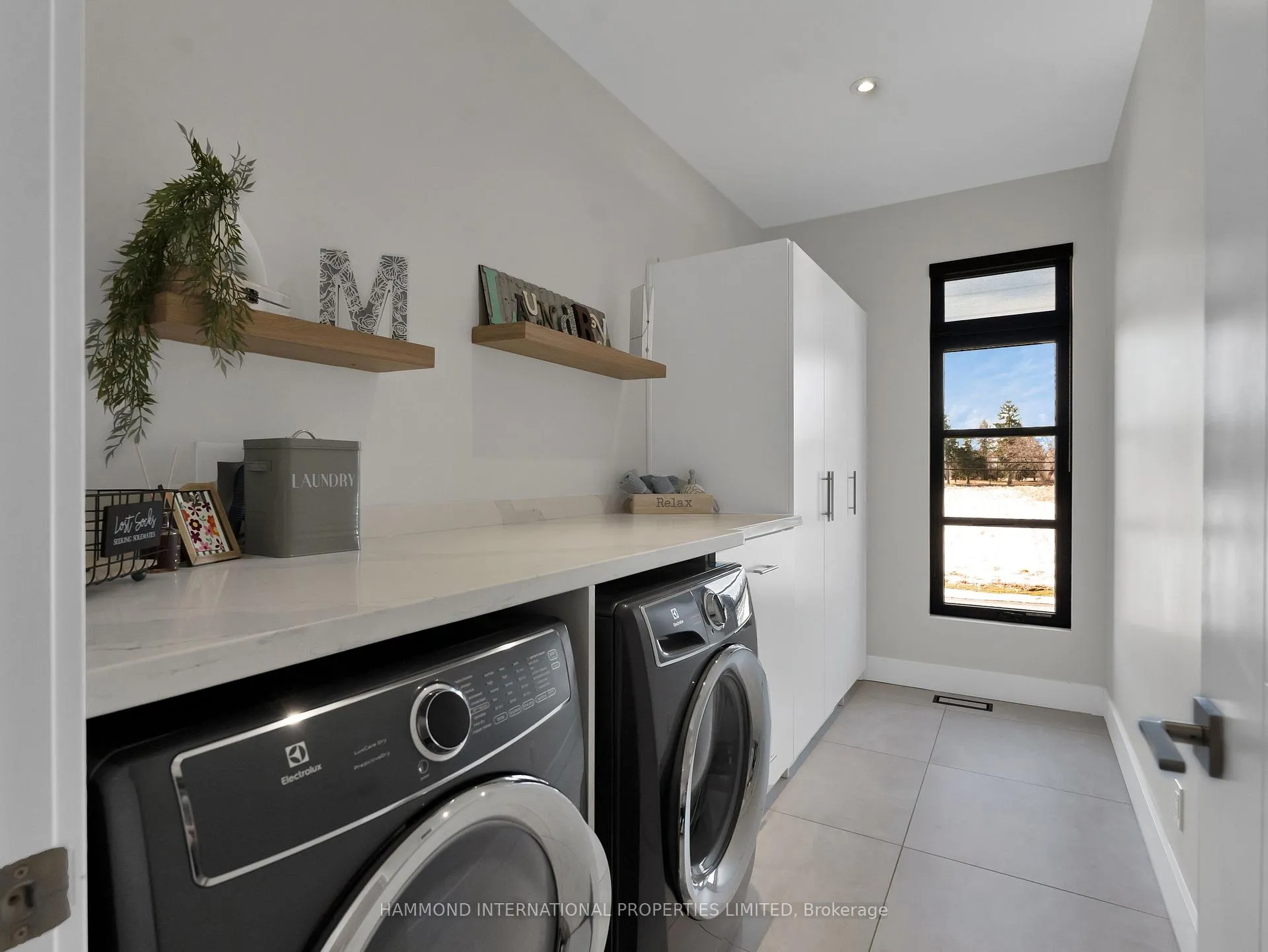 Photo 34 of 8374 Dickenson Road, Hamilton, Ancaster — HOMEH