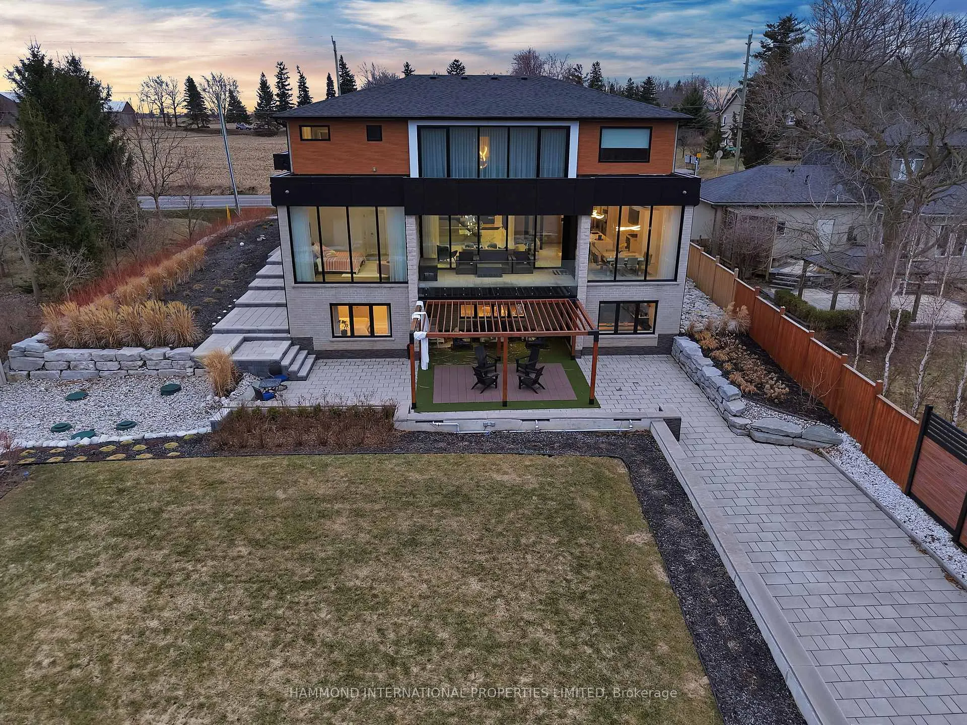 Photo 50 of 8374 Dickenson Road, Hamilton, Ancaster — HOMEH