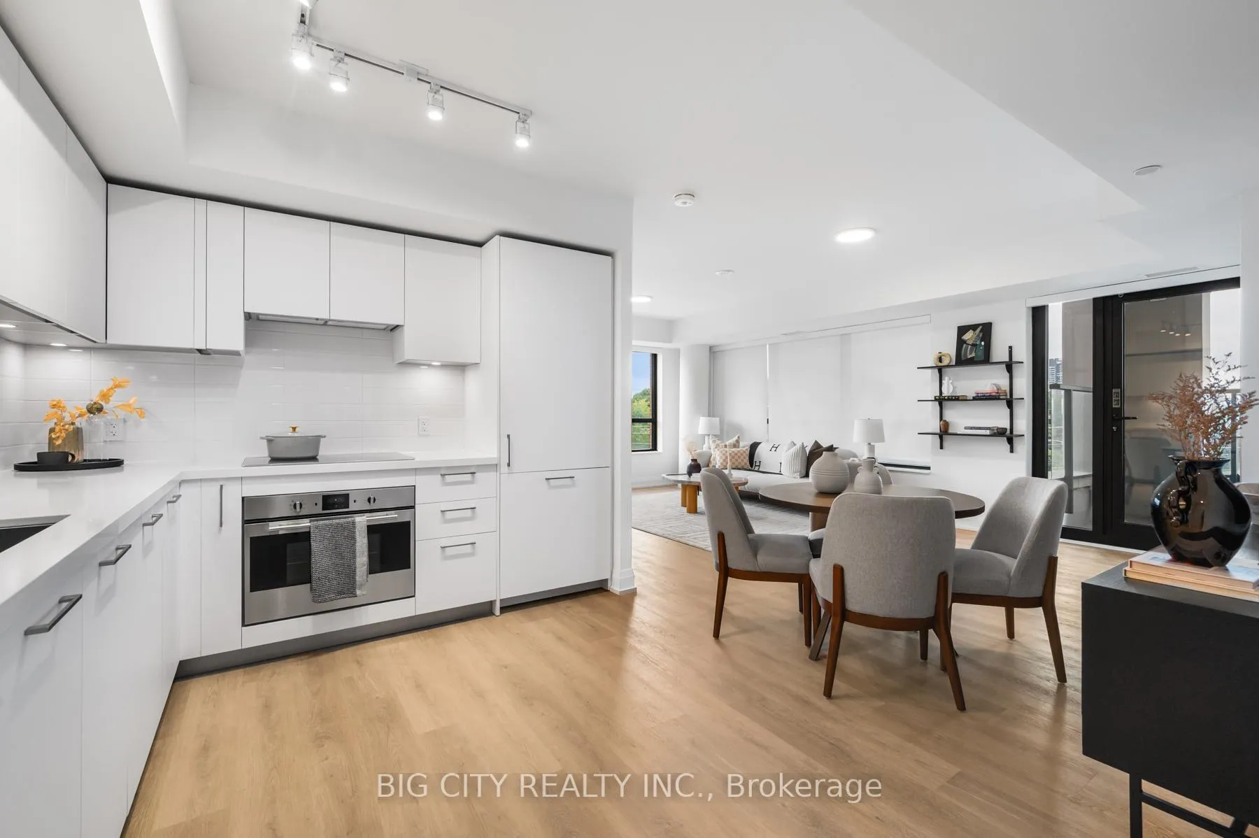 Photo 7 of Unit 309, 36 Brentcliffe Road, Toronto, Thorncliffe Park — HOMEH