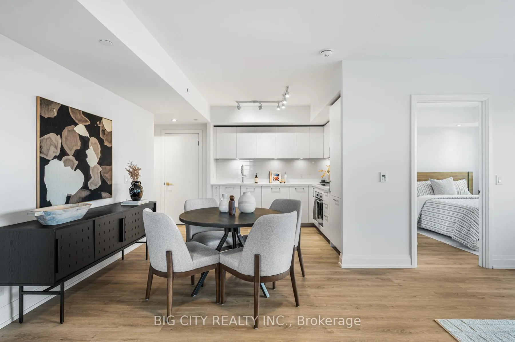 Photo 8 of Unit 309, 36 Brentcliffe Road, Toronto, Thorncliffe Park — HOMEH