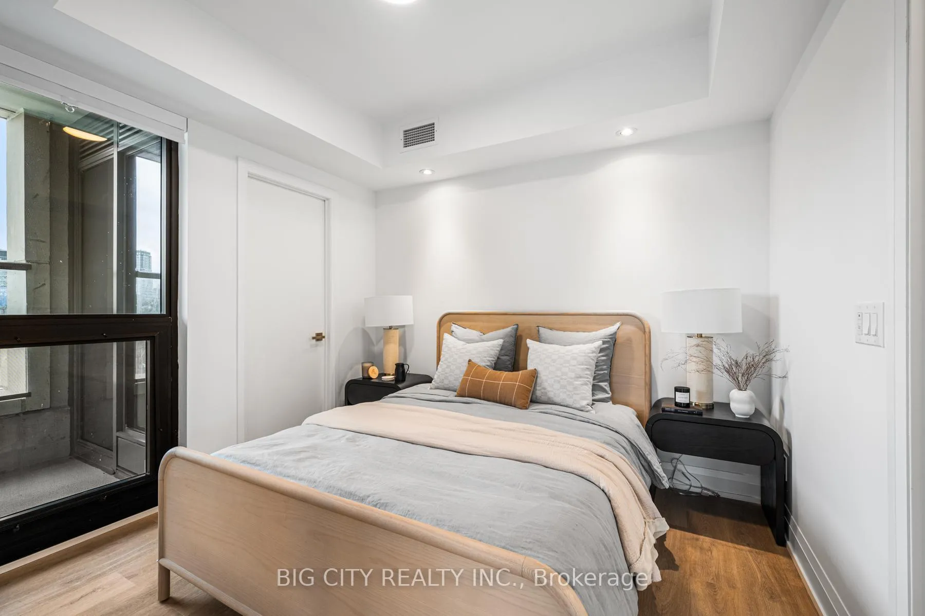 Photo 14 of Unit 309, 36 Brentcliffe Road, Toronto, Thorncliffe Park — HOMEH