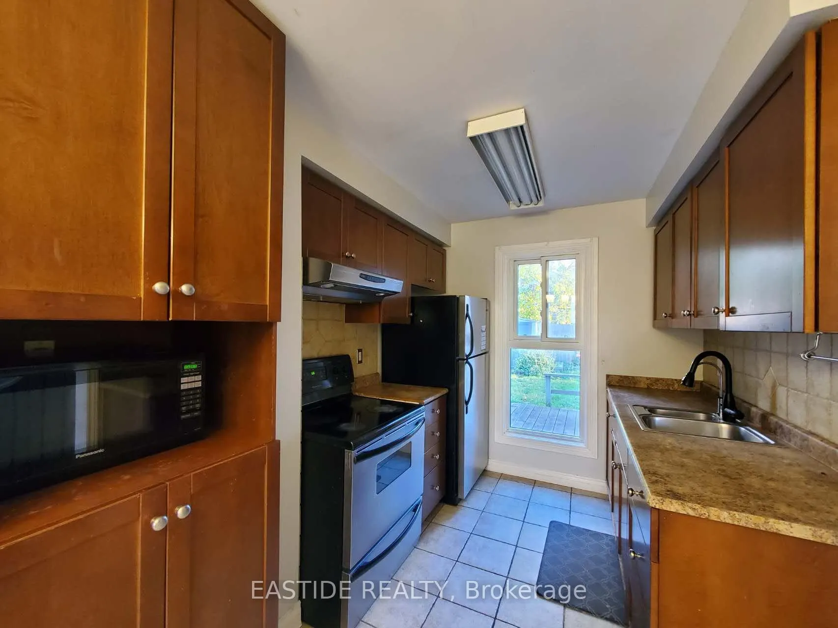 Photo 3 of Unit 27, 17 Lucas Lane, Ajax, South West — HOMEH