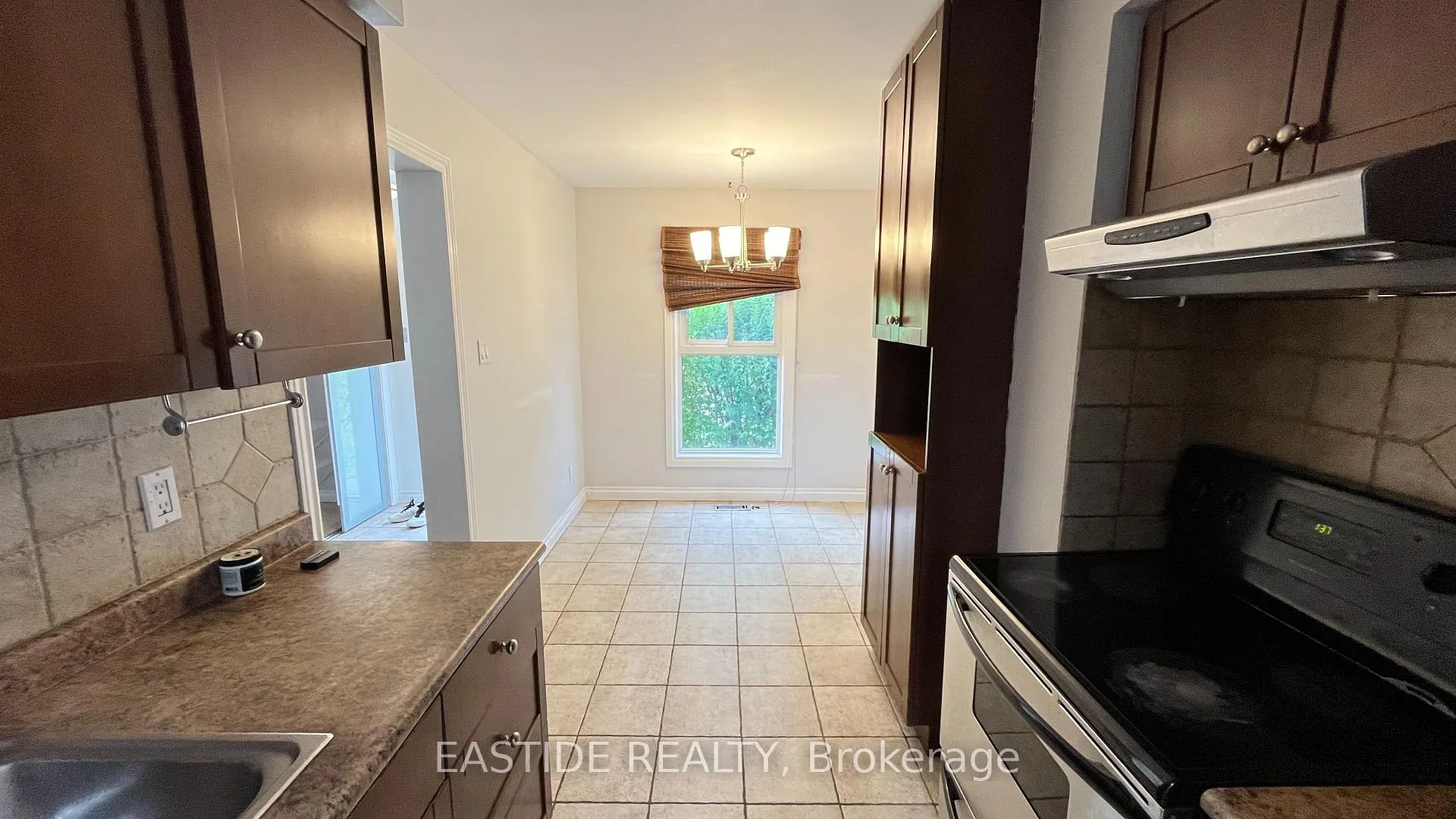 Photo 4 of Unit 27, 17 Lucas Lane, Ajax, South West — HOMEH