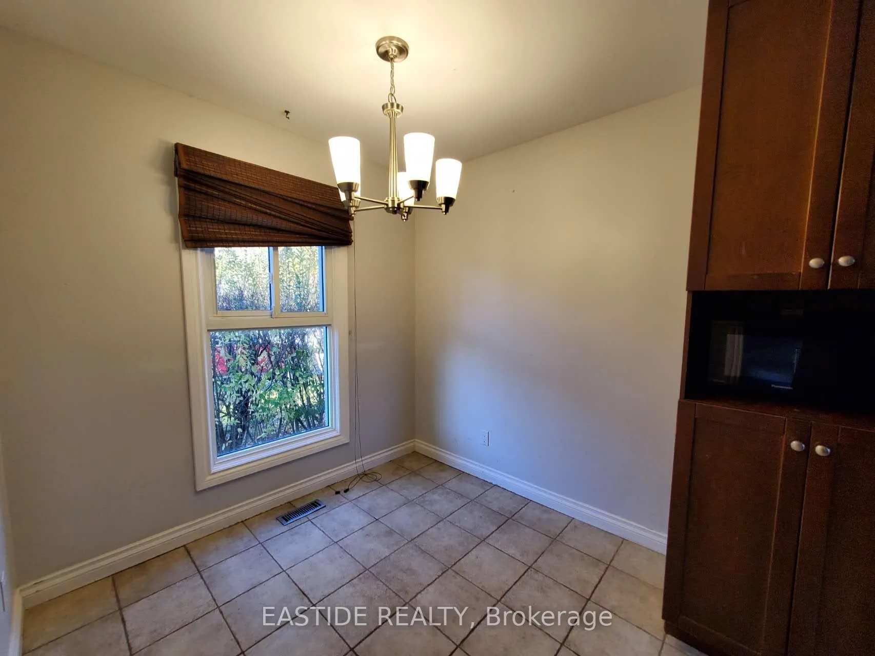 Photo 5 of Unit 27, 17 Lucas Lane, Ajax, South West — HOMEH