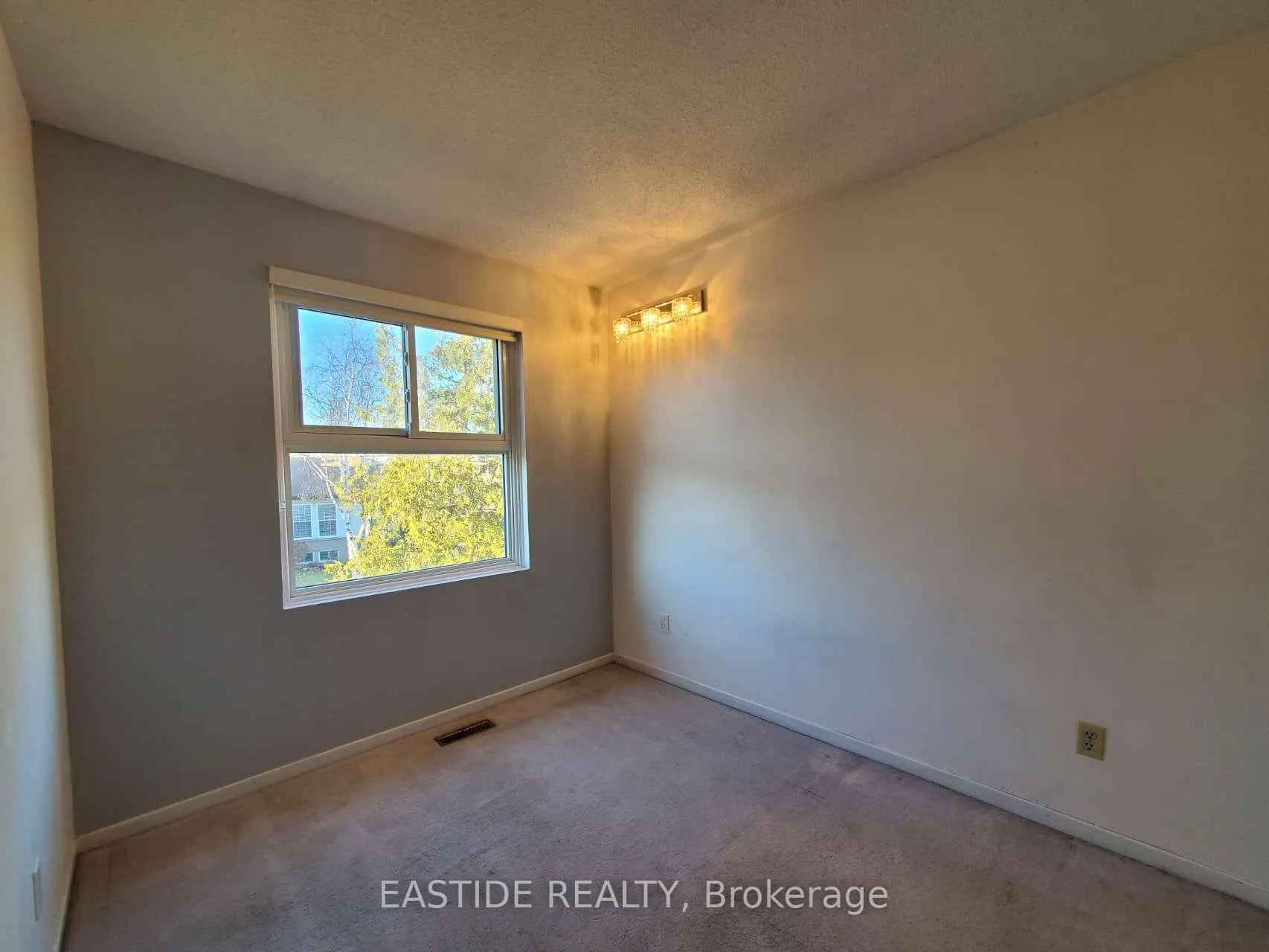 Photo 11 of Unit 27, 17 Lucas Lane, Ajax, South West — HOMEH