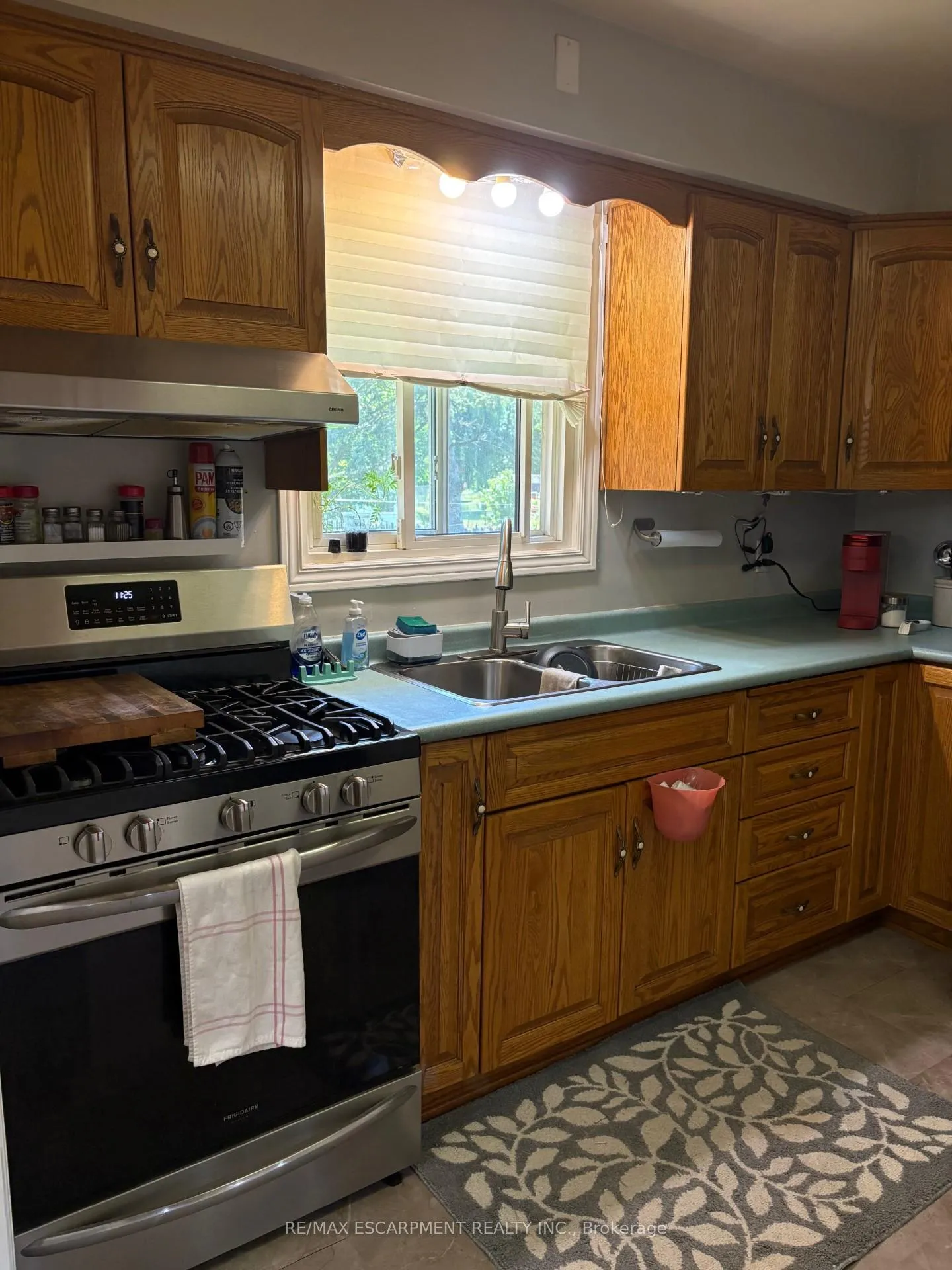 Photo 13 of 723 Glancaster Road, Hamilton, Rural Glanbrook — HOMEH