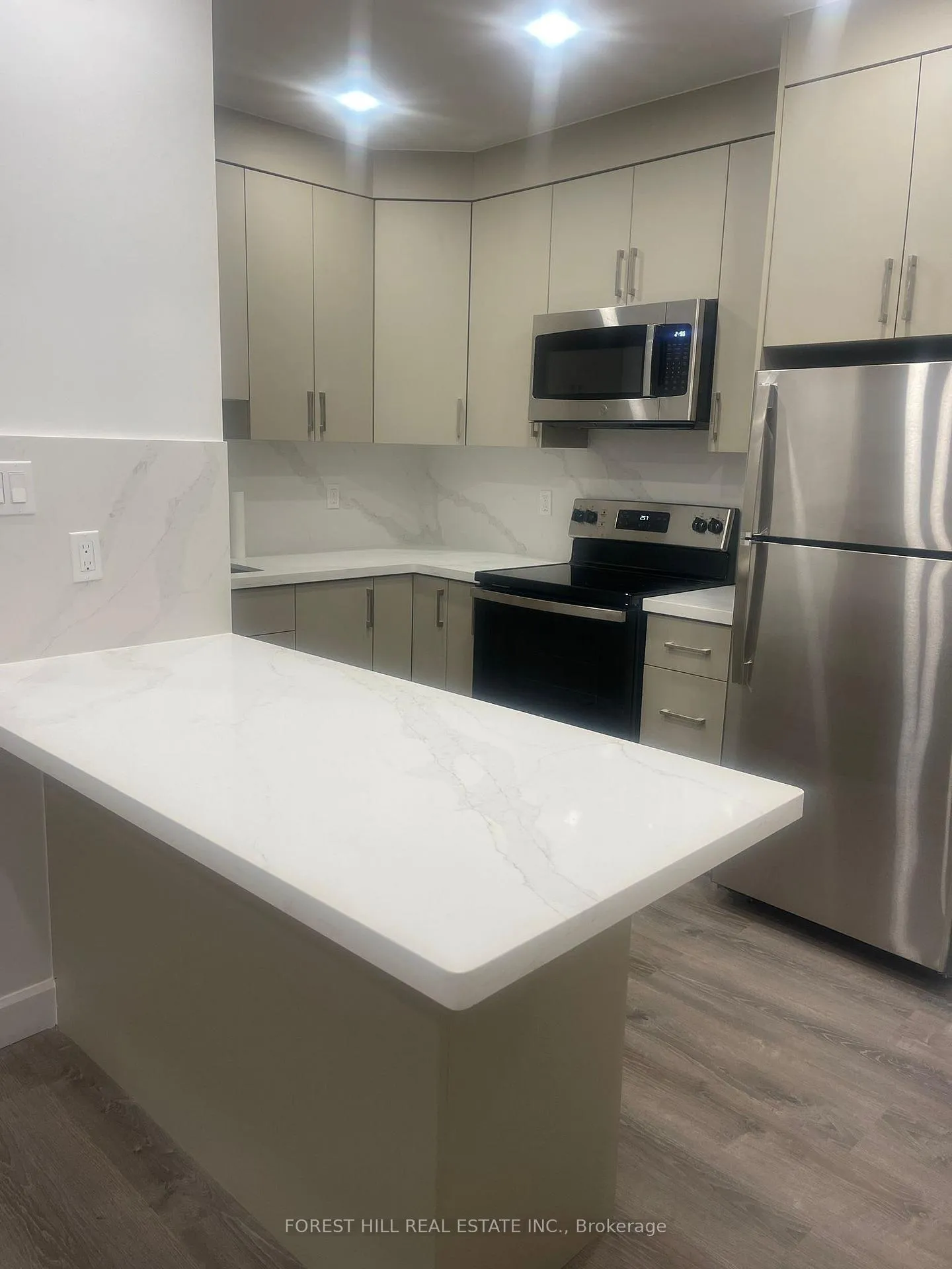 Photo 1 of Unit 305, 24 Shallmar Boulevard, Toronto, Forest Hill North — HOMEH