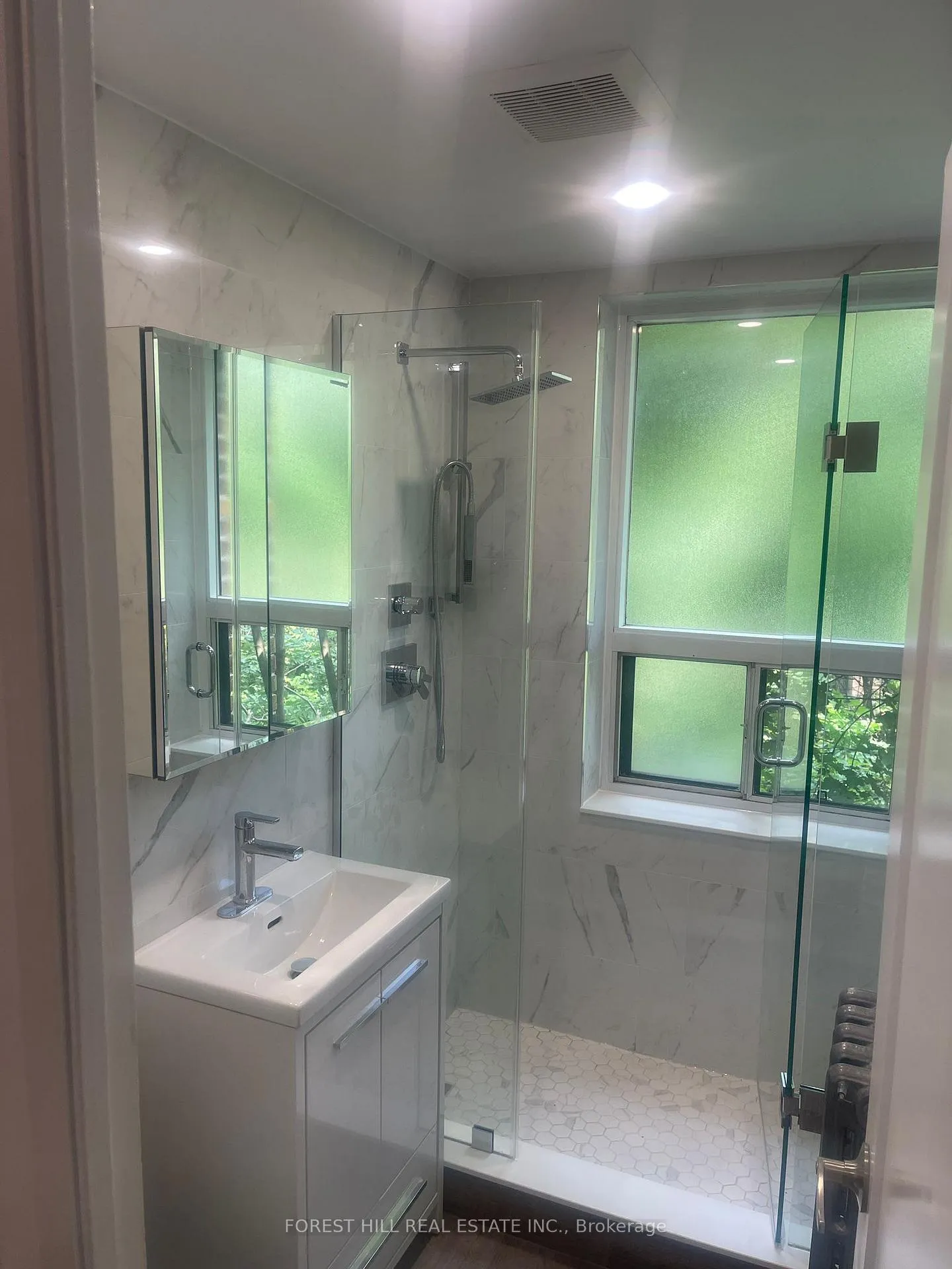 Photo 2 of Unit 305, 24 Shallmar Boulevard, Toronto, Forest Hill North — HOMEH