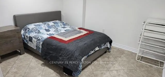 Photo 2 of 102 Crumlin Crescent, Brampton, Credit Valley — HOMEH