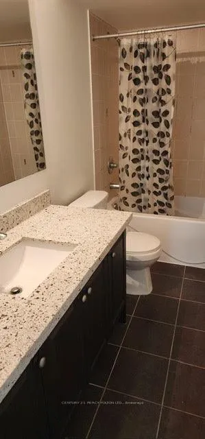 Photo 3 of 102 Crumlin Crescent, Brampton, Credit Valley — HOMEH