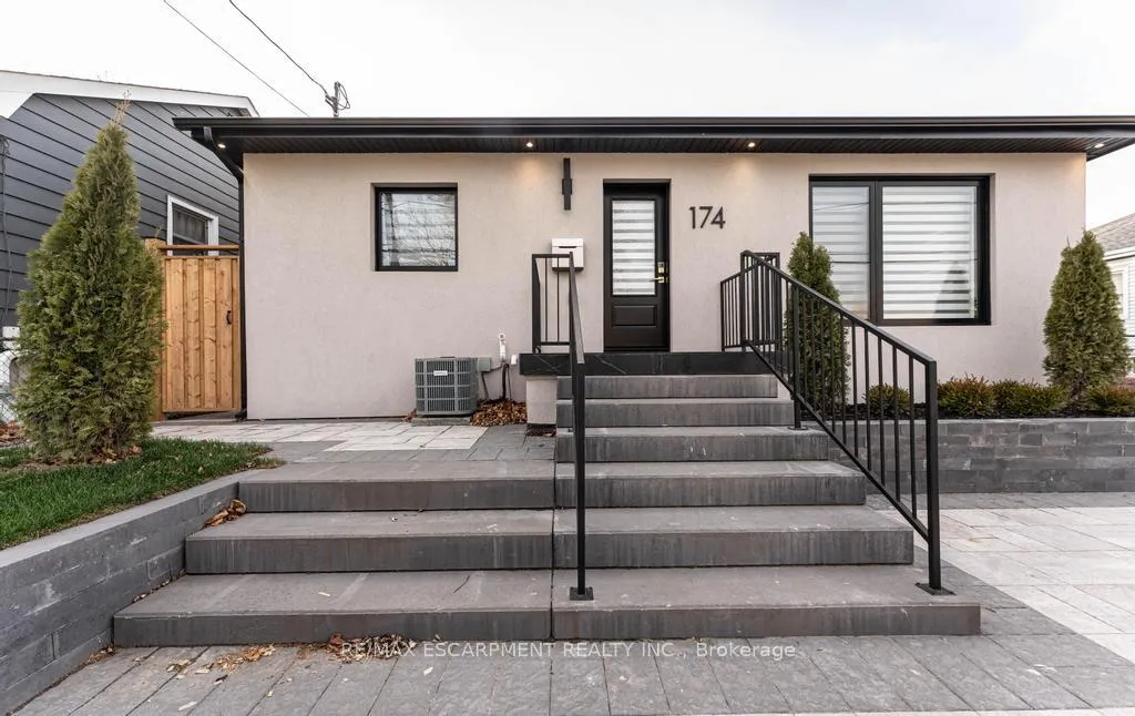 Photo 2 of 174 Roxborough Avenue, Hamilton, Stoney Creek — HOMEH