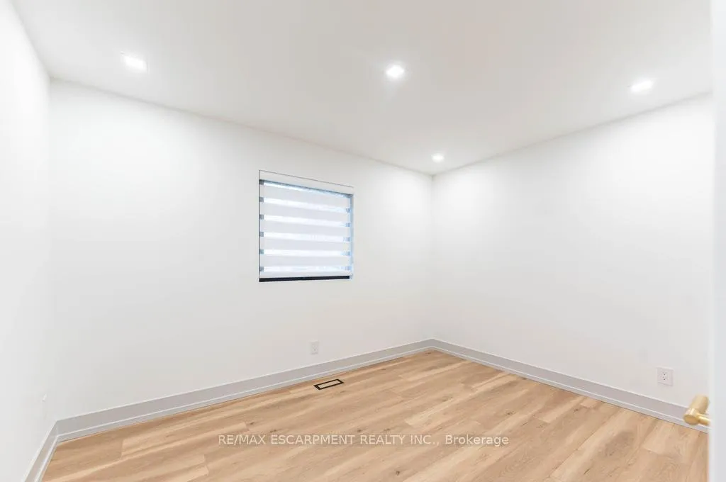 Photo 11 of 174 Roxborough Avenue, Hamilton, Stoney Creek — HOMEH