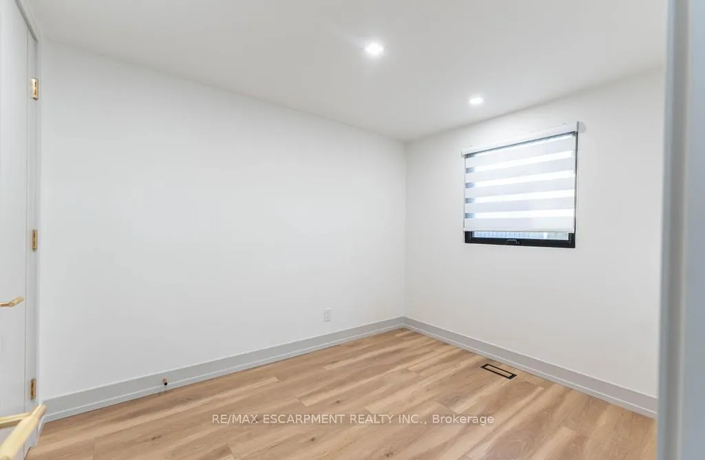 Photo 13 of 174 Roxborough Avenue, Hamilton, Stoney Creek — HOMEH