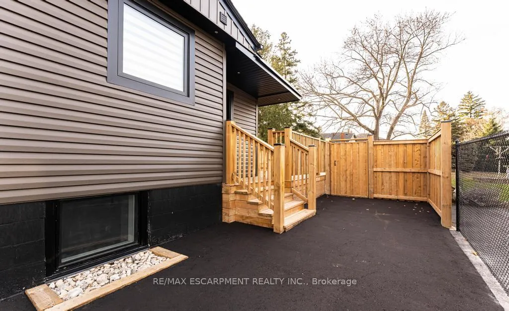 Photo 15 of 174 Roxborough Avenue, Hamilton, Stoney Creek — HOMEH