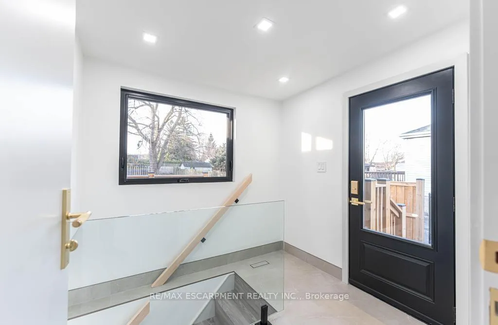 Photo 18 of 174 Roxborough Avenue, Hamilton, Stoney Creek — HOMEH
